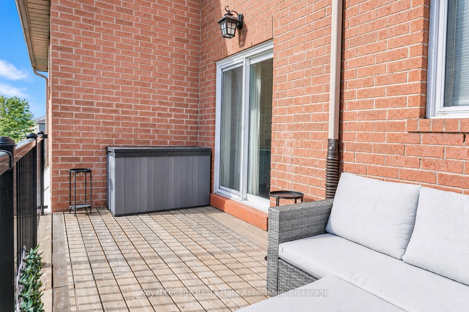 Photo 18 of 8 Prestwick Avenue, Vaughan, Maple — HOMEH