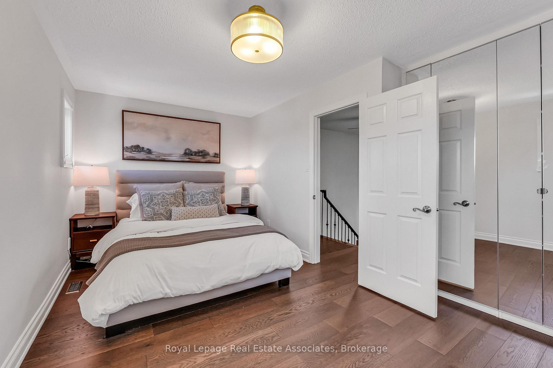 Photo 22 of 8 Prestwick Avenue, Vaughan, Maple — HOMEH