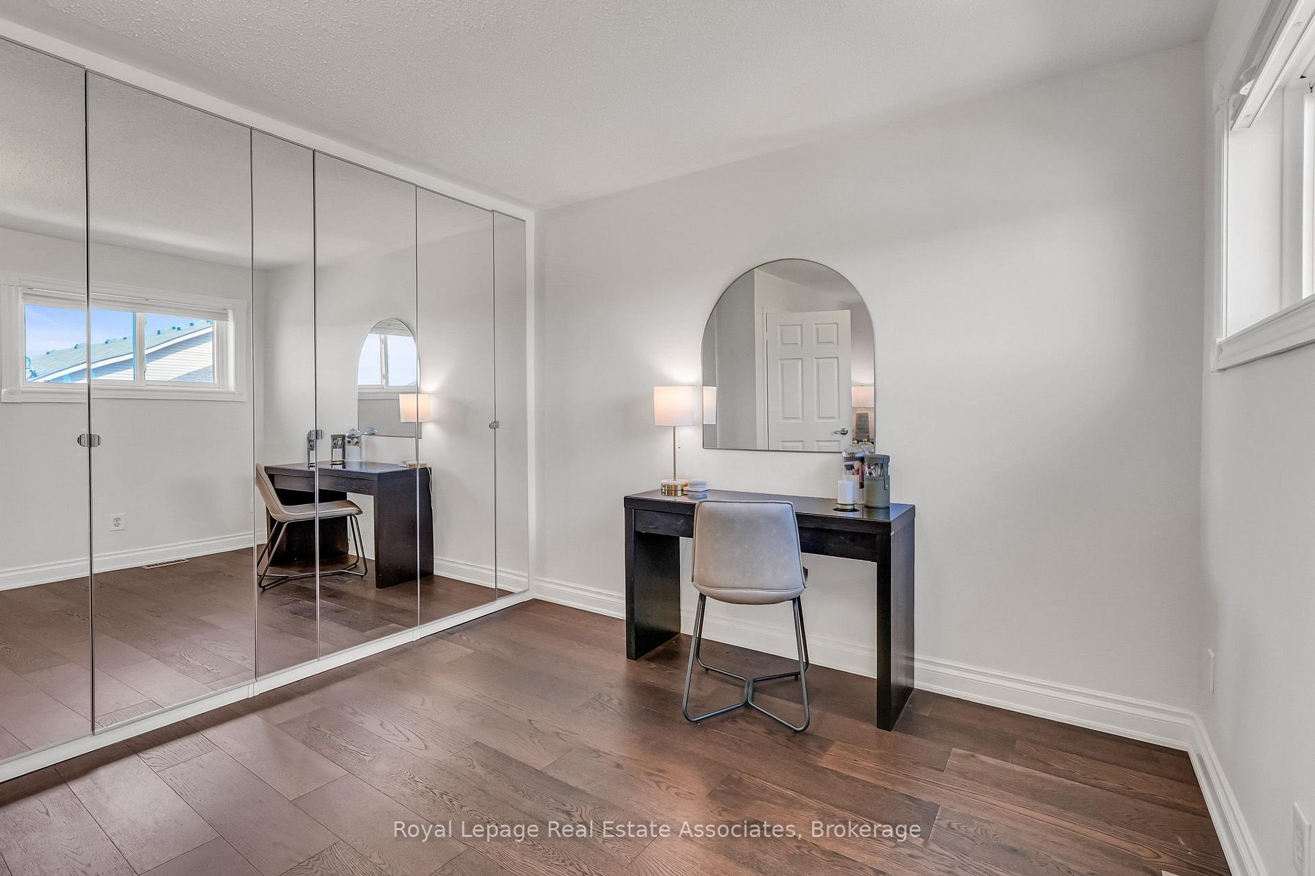 Photo 25 of 8 Prestwick Avenue, Vaughan, Maple — HOMEH