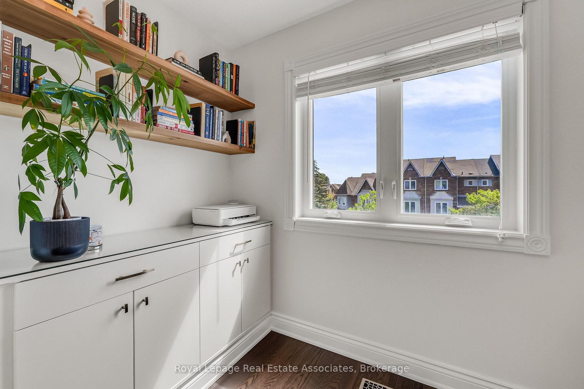 Photo 30 of 8 Prestwick Avenue, Vaughan, Maple — HOMEH