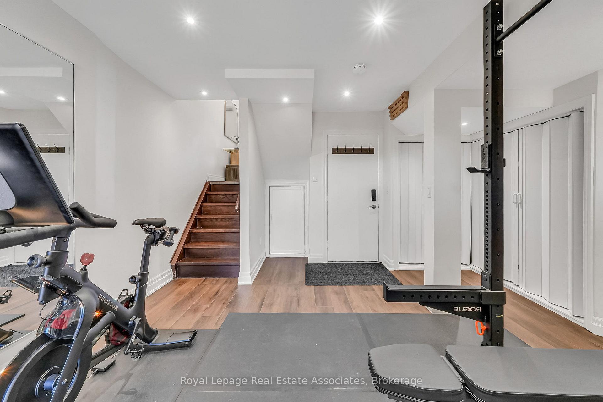 Photo 35 of 8 Prestwick Avenue, Vaughan, Maple — HOMEH