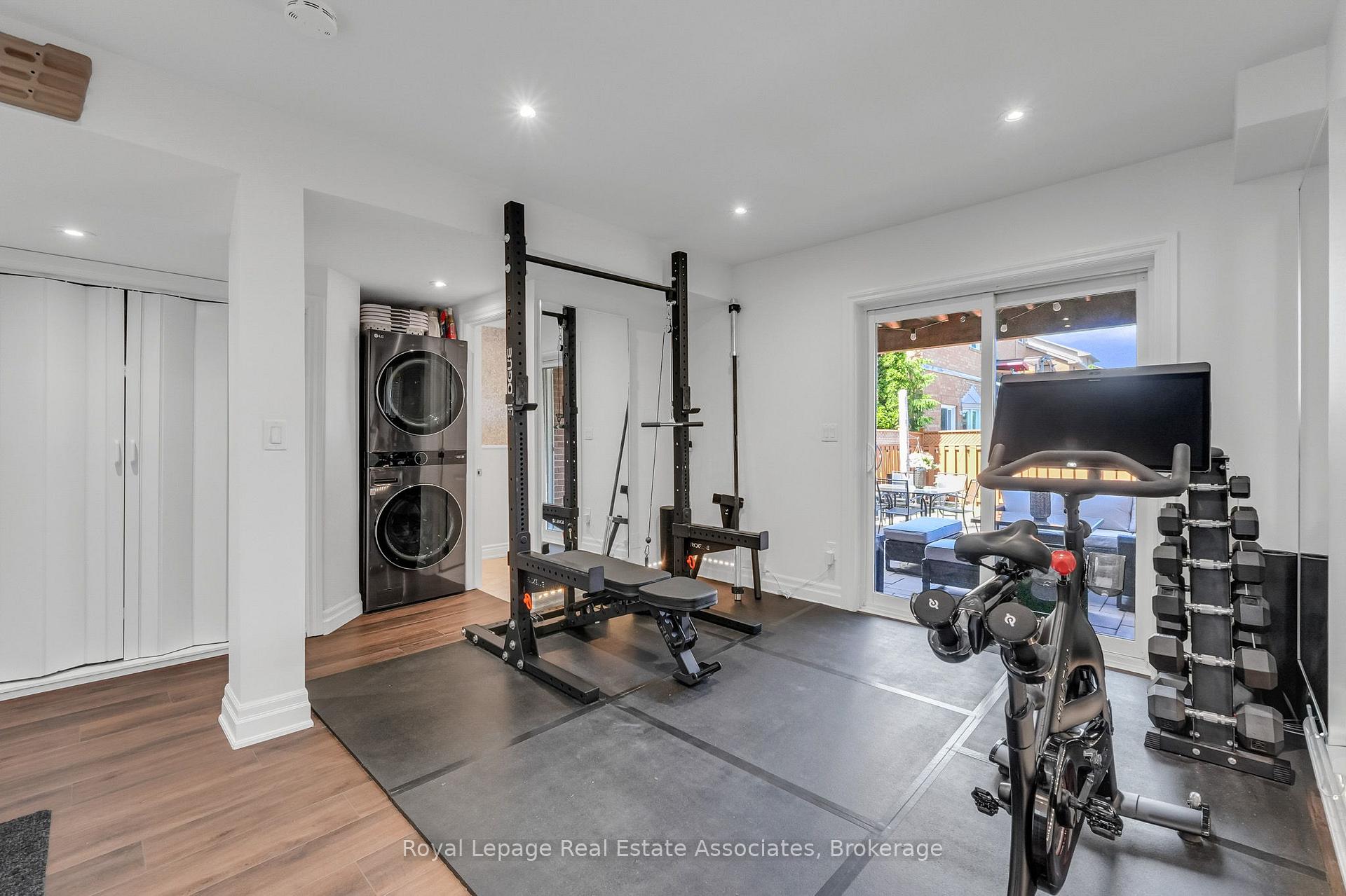 Photo 36 of 8 Prestwick Avenue, Vaughan, Maple — HOMEH