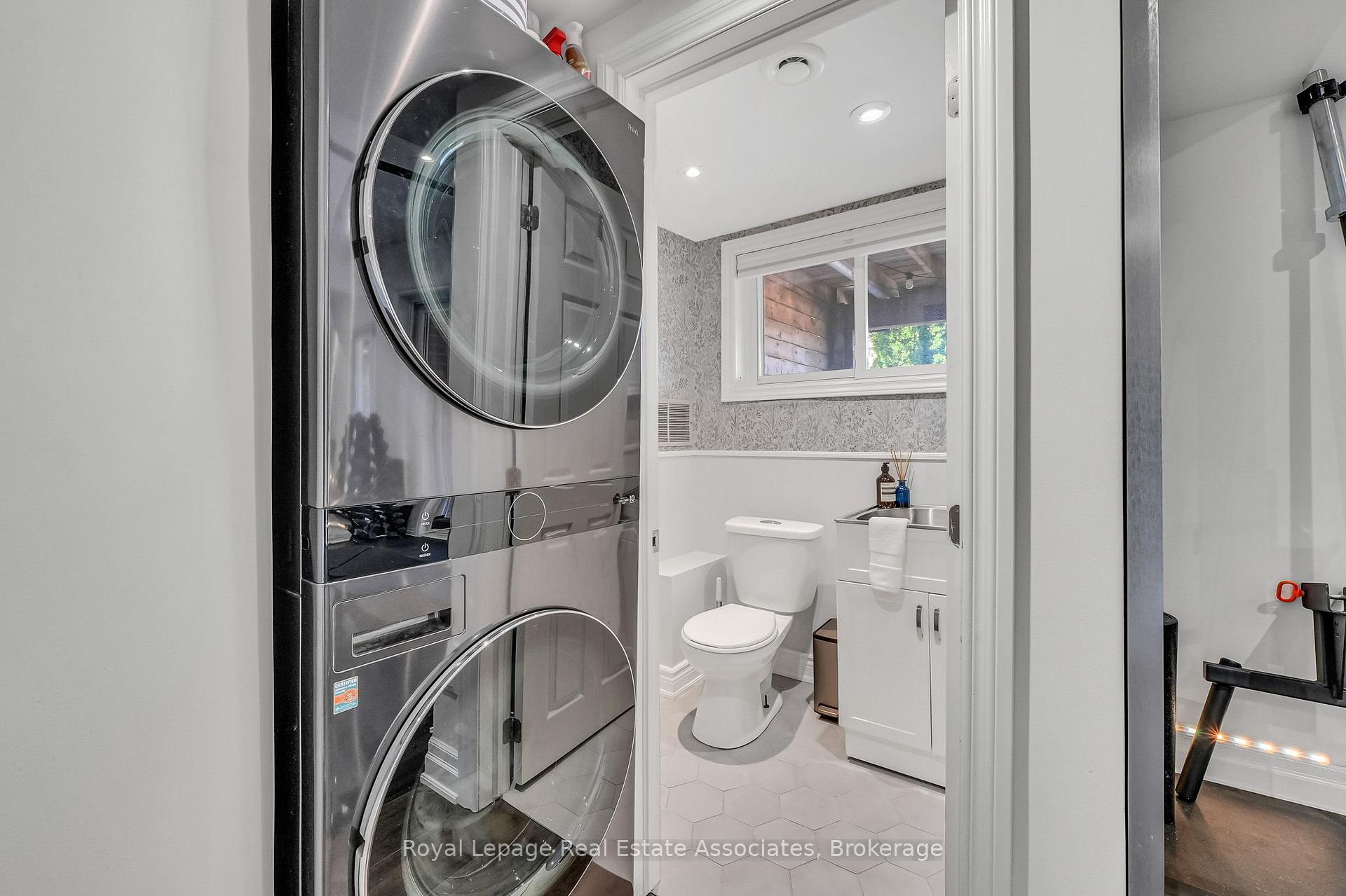 Photo 38 of 8 Prestwick Avenue, Vaughan, Maple — HOMEH
