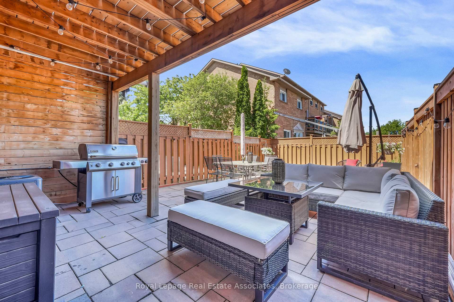 Photo 41 of 8 Prestwick Avenue, Vaughan, Maple — HOMEH