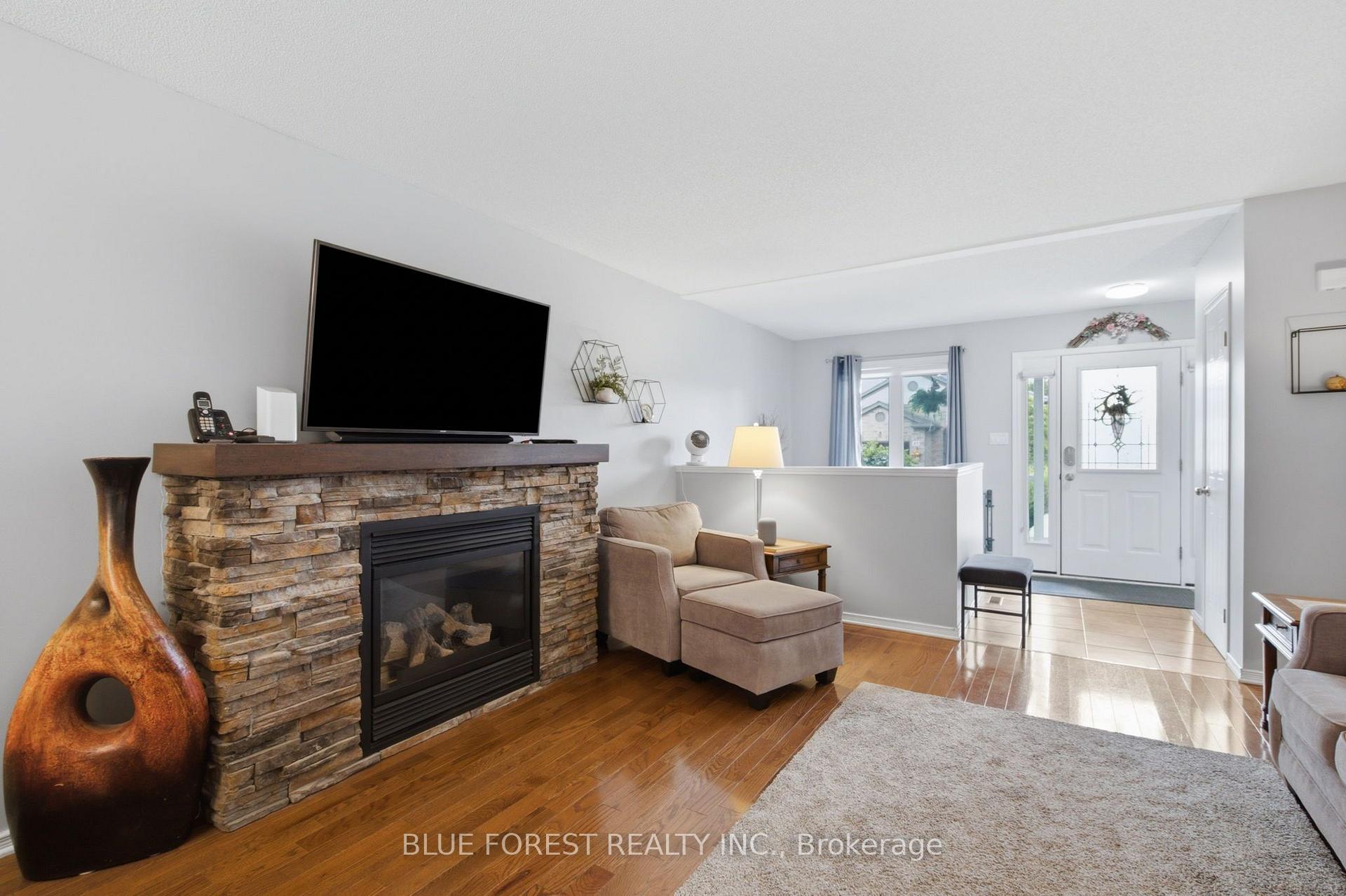Photo 8 of Unit 28, 335 Lighthouse Road, London, South U — HOMEH