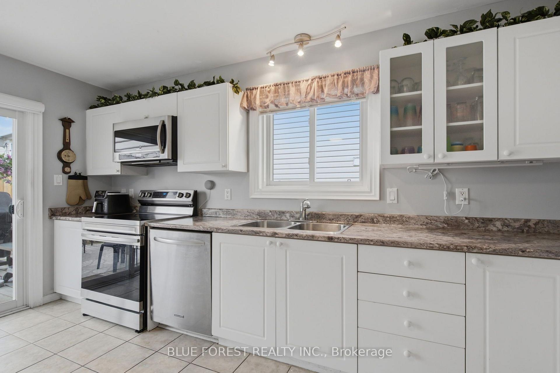 Photo 13 of Unit 28, 335 Lighthouse Road, London, South U — HOMEH