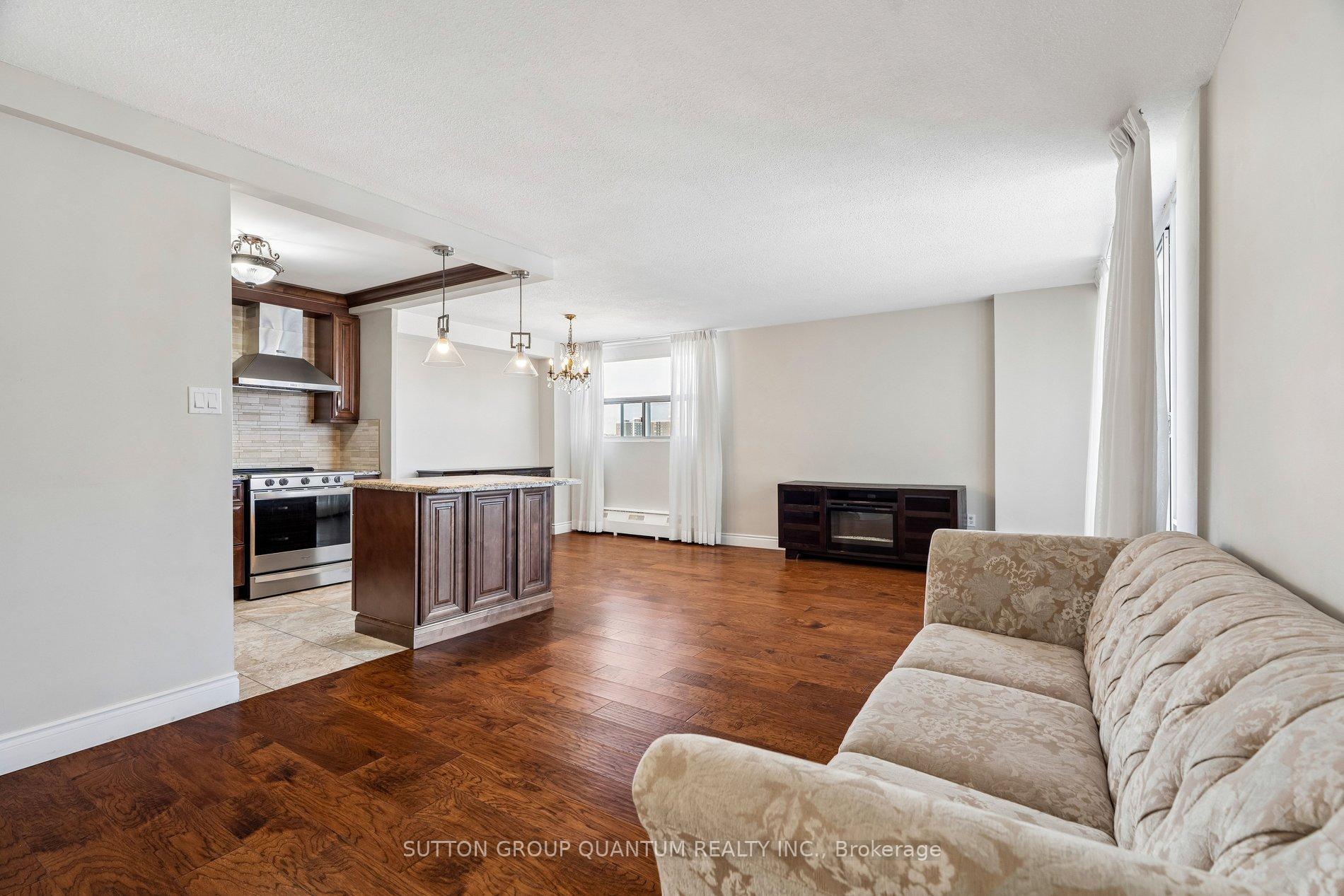 Photo 2 of Unit 802, 2345 Confederation Parkway, Mississauga, Cooksville — HOMEH
