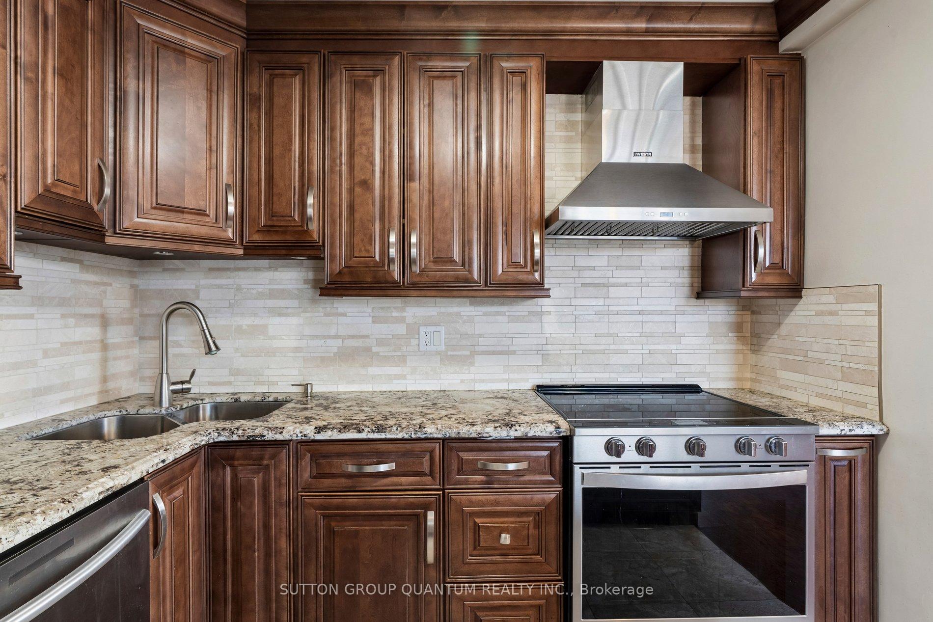 Photo 3 of Unit 802, 2345 Confederation Parkway, Mississauga, Cooksville — HOMEH
