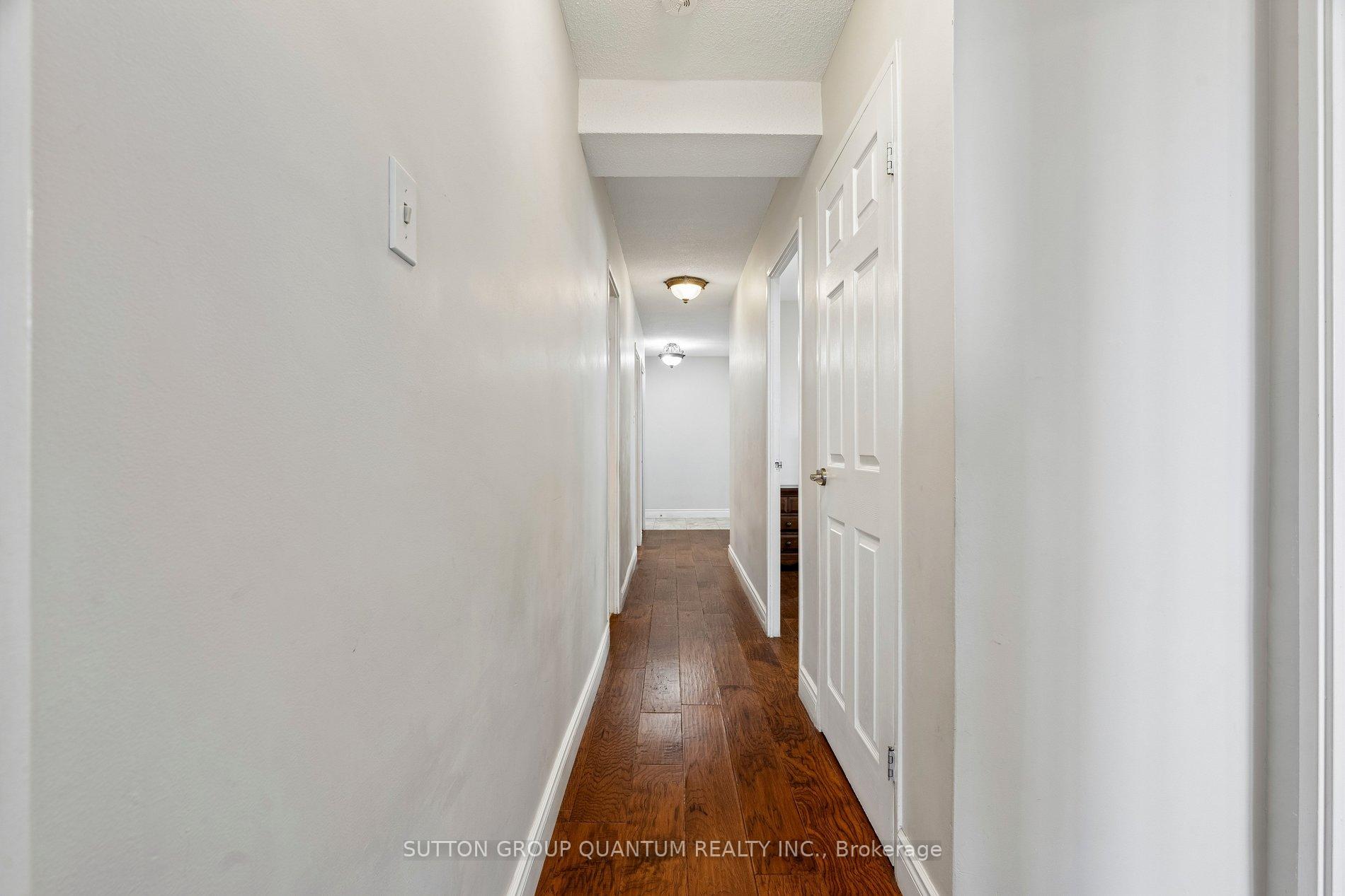 Photo 4 of Unit 802, 2345 Confederation Parkway, Mississauga, Cooksville — HOMEH