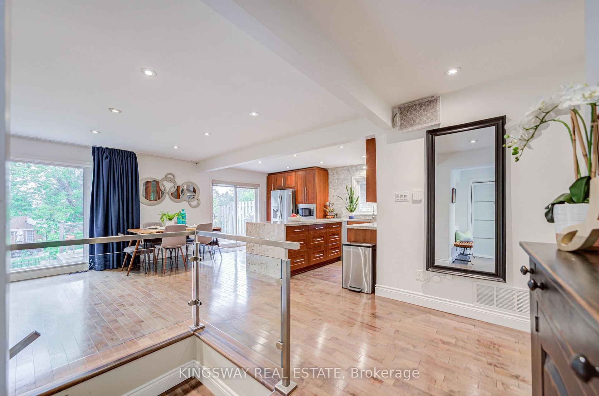 Photo 4 of 20 Wigmore Drive, North York, Victoria Village — HOMEH