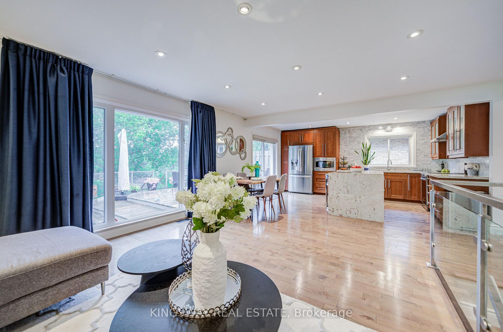 Photo 10 of 20 Wigmore Drive, North York, Victoria Village — HOMEH