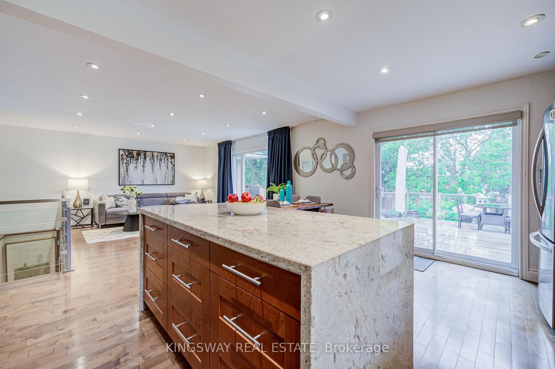 Photo 17 of 20 Wigmore Drive, North York, Victoria Village — HOMEH