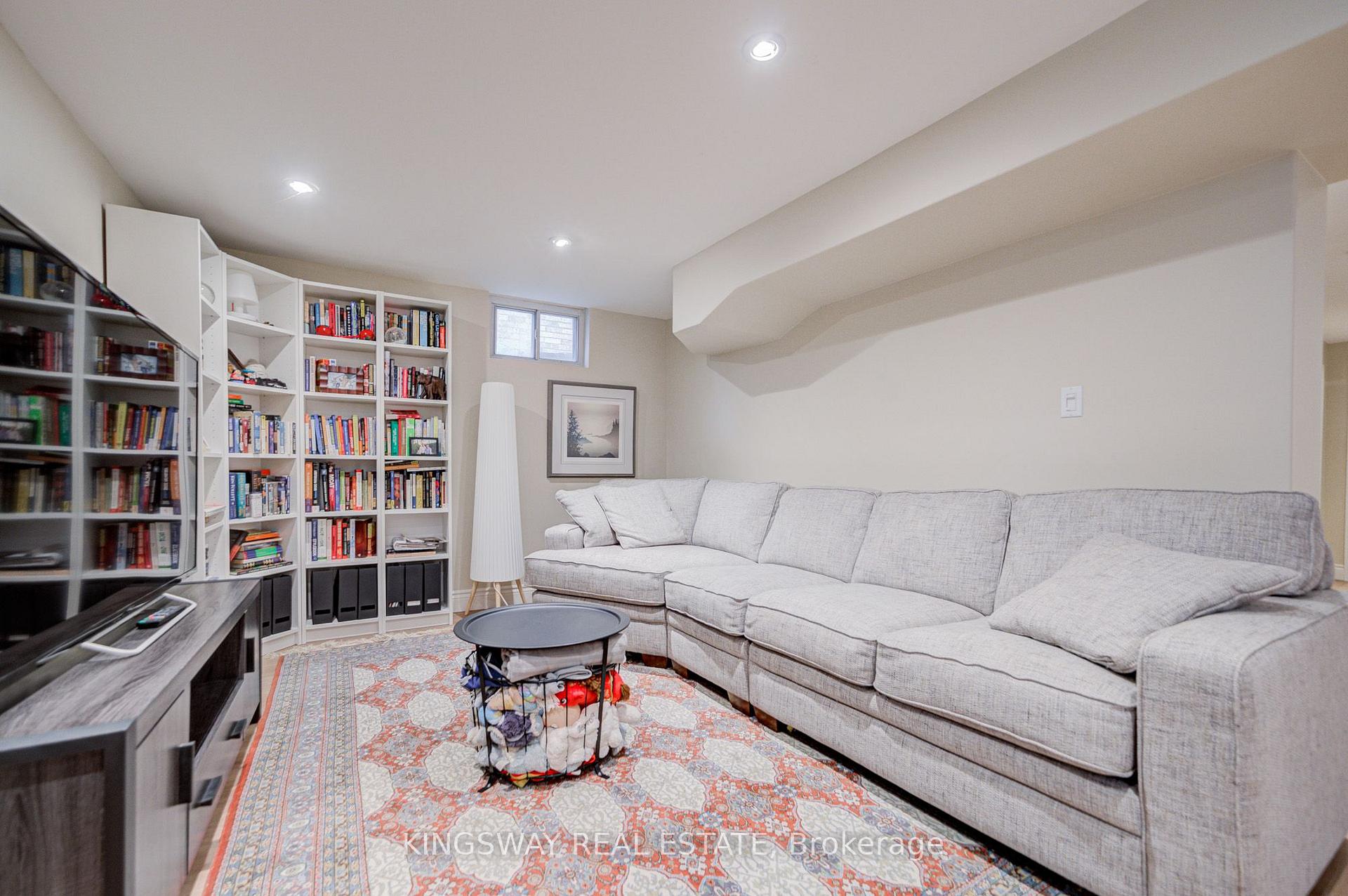 Photo 35 of 20 Wigmore Drive, North York, Victoria Village — HOMEH
