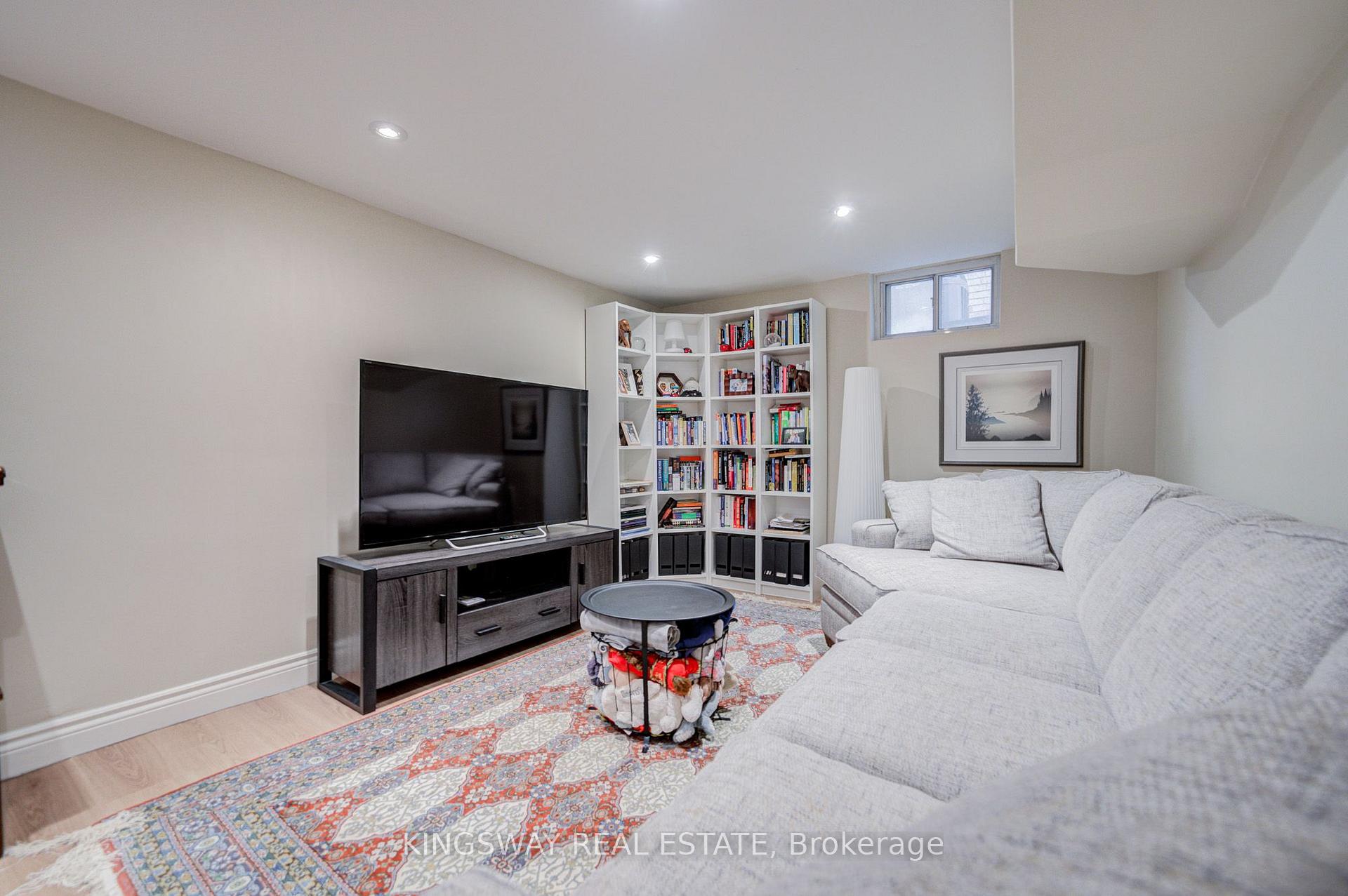 Photo 36 of 20 Wigmore Drive, North York, Victoria Village — HOMEH