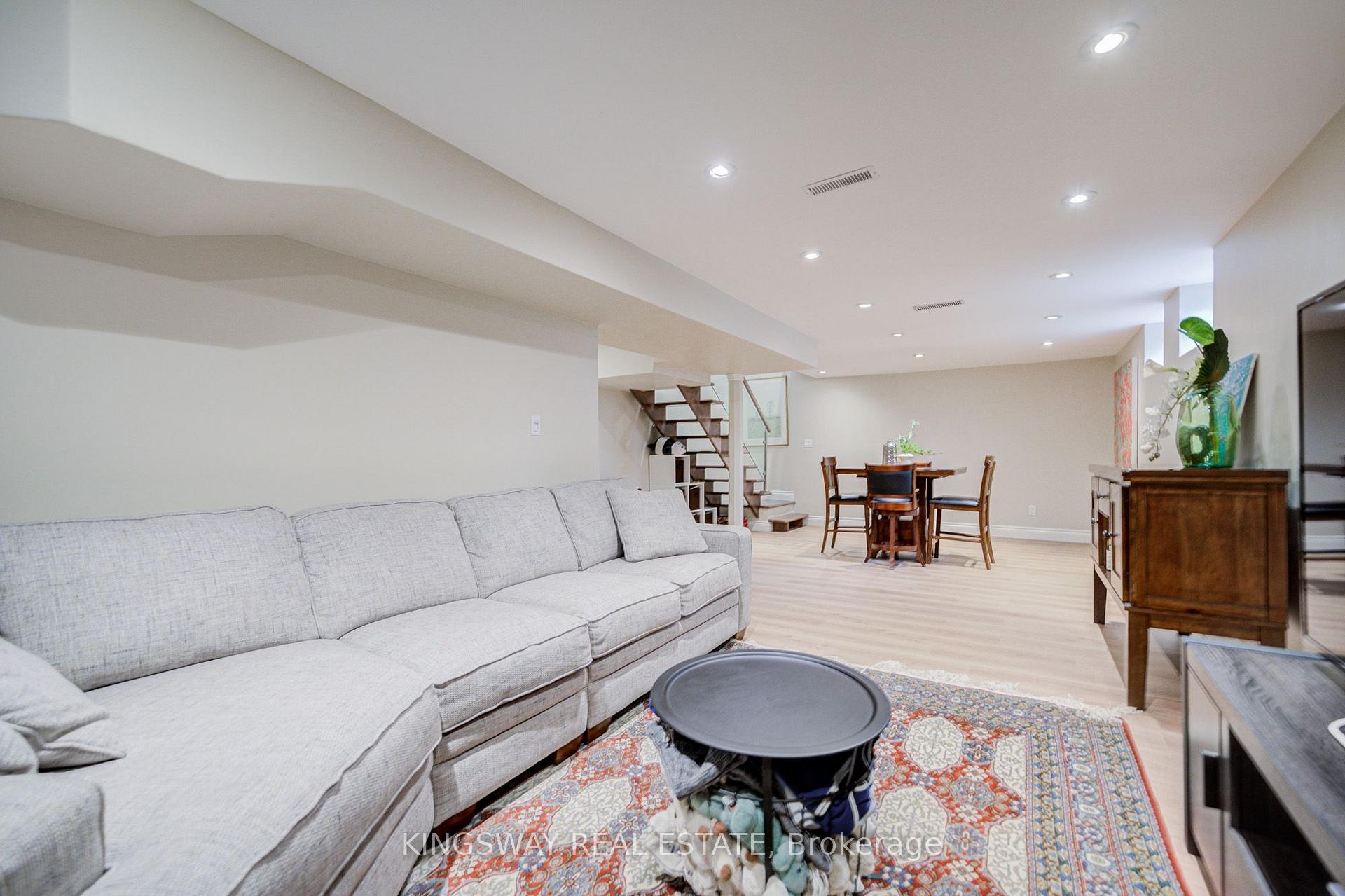 Photo 37 of 20 Wigmore Drive, North York, Victoria Village — HOMEH