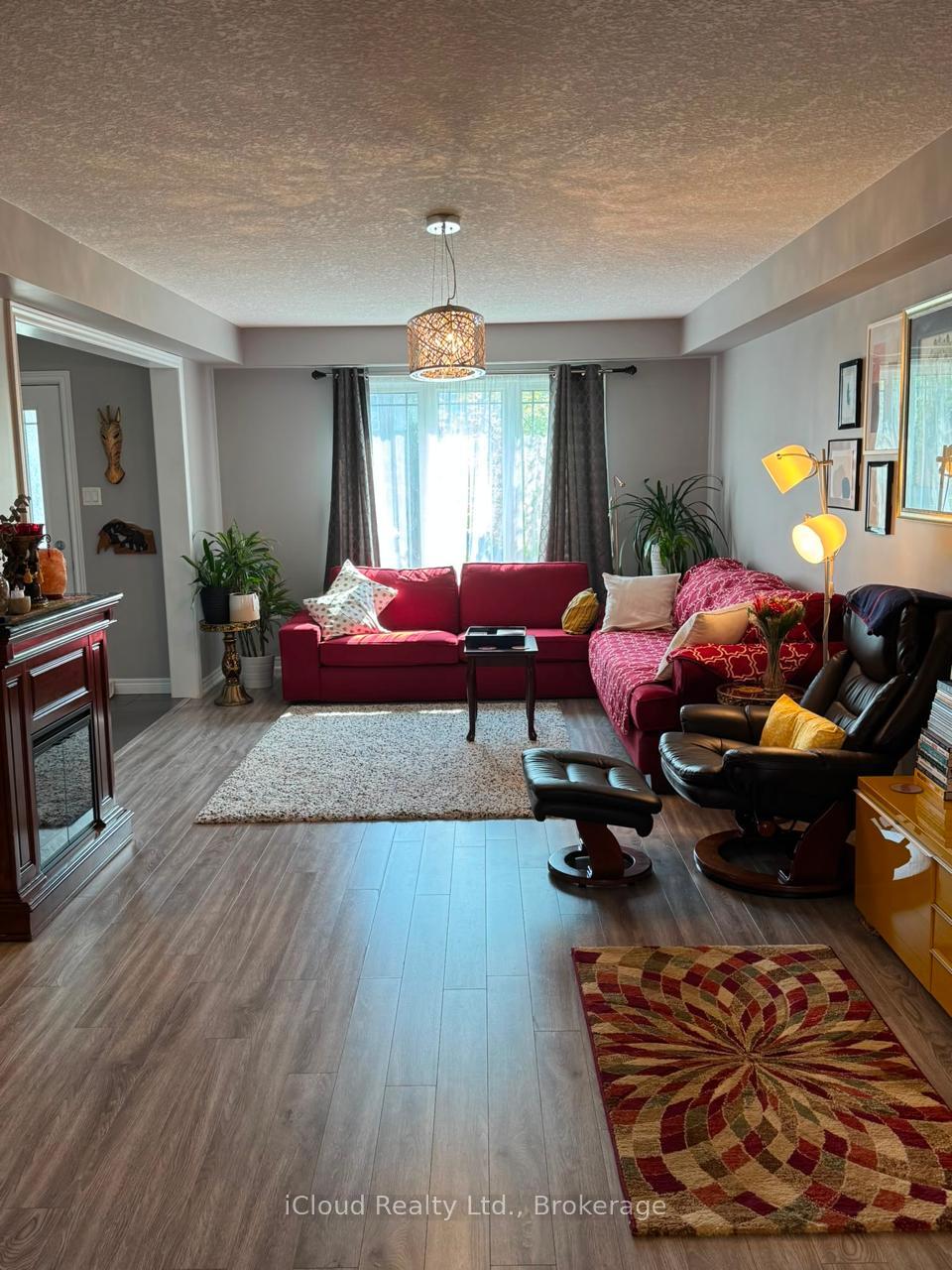 Photo 3 of Unit 29, 14 Amos Drive, Guelph, Kortright Hills — HOMEH