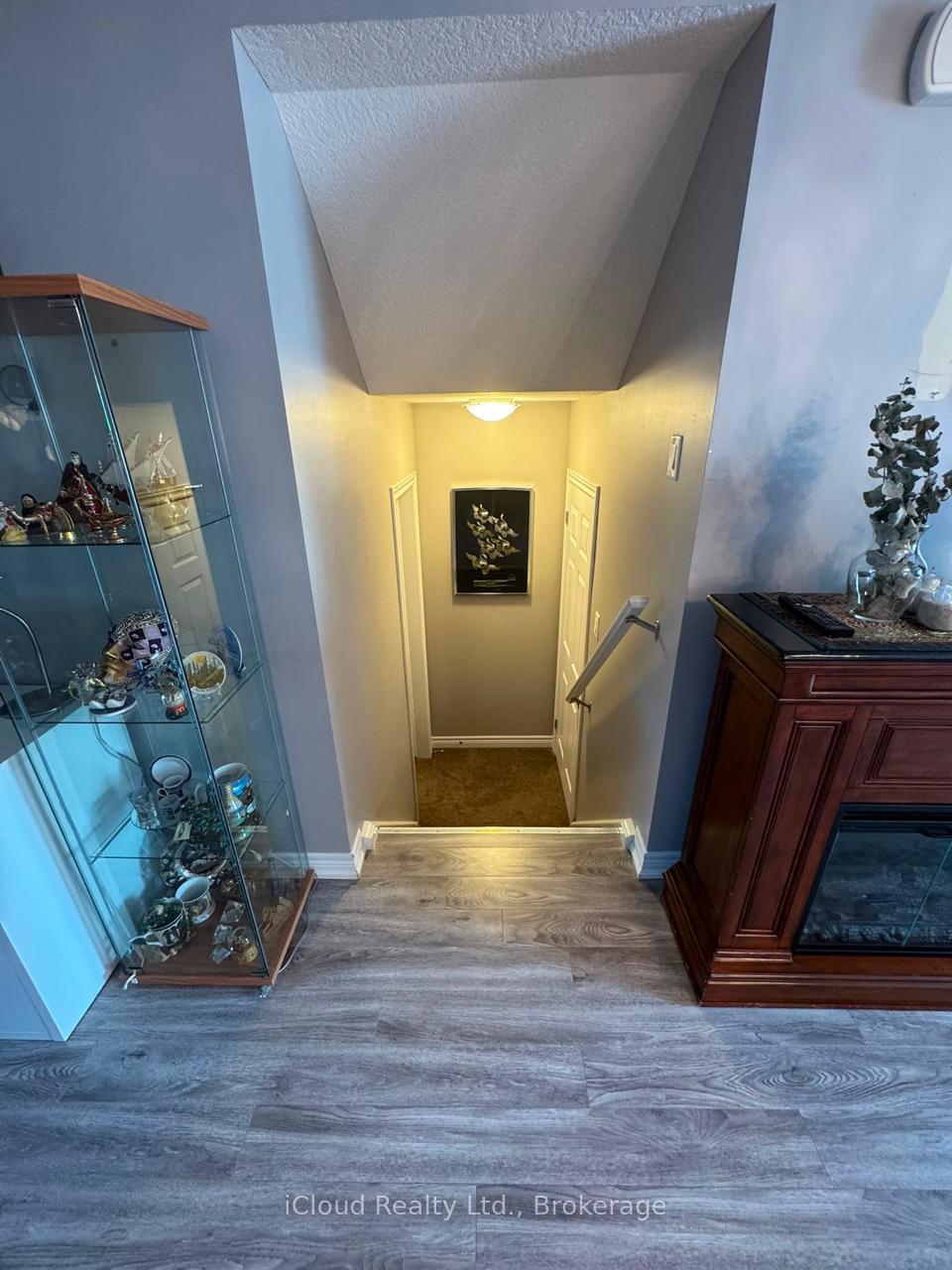 Photo 11 of Unit 29, 14 Amos Drive, Guelph, Kortright Hills — HOMEH