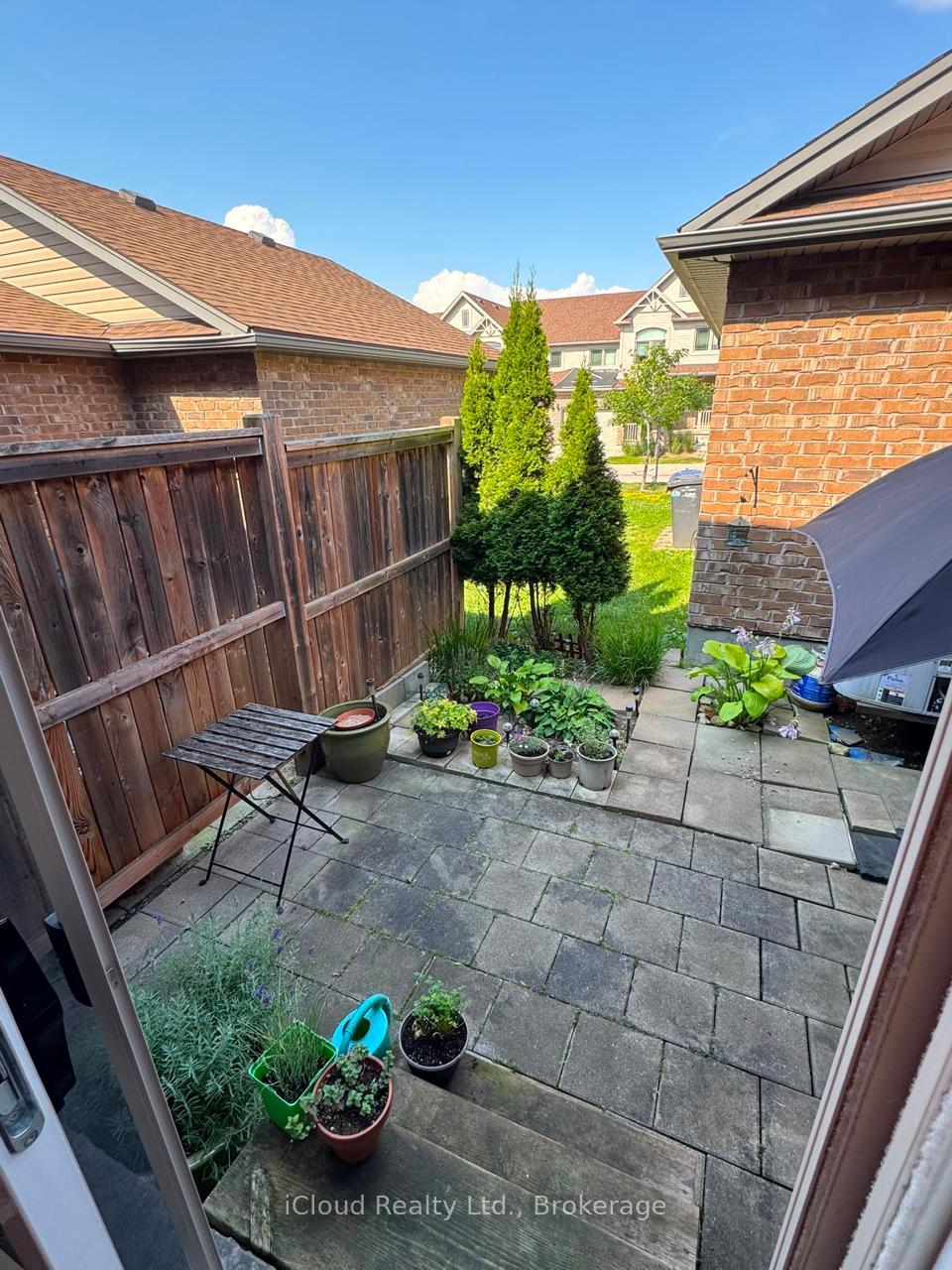 Photo 30 of Unit 29, 14 Amos Drive, Guelph, Kortright Hills — HOMEH