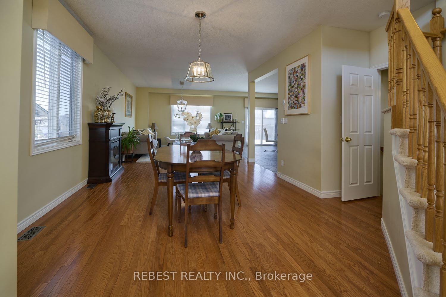 Photo 8 of 655 Interlaken Drive, Waterloo, Clair Hills — HOMEH
