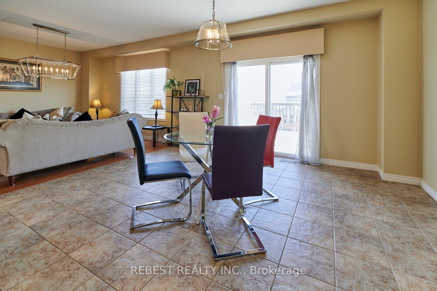 Photo 11 of 655 Interlaken Drive, Waterloo, Clair Hills — HOMEH