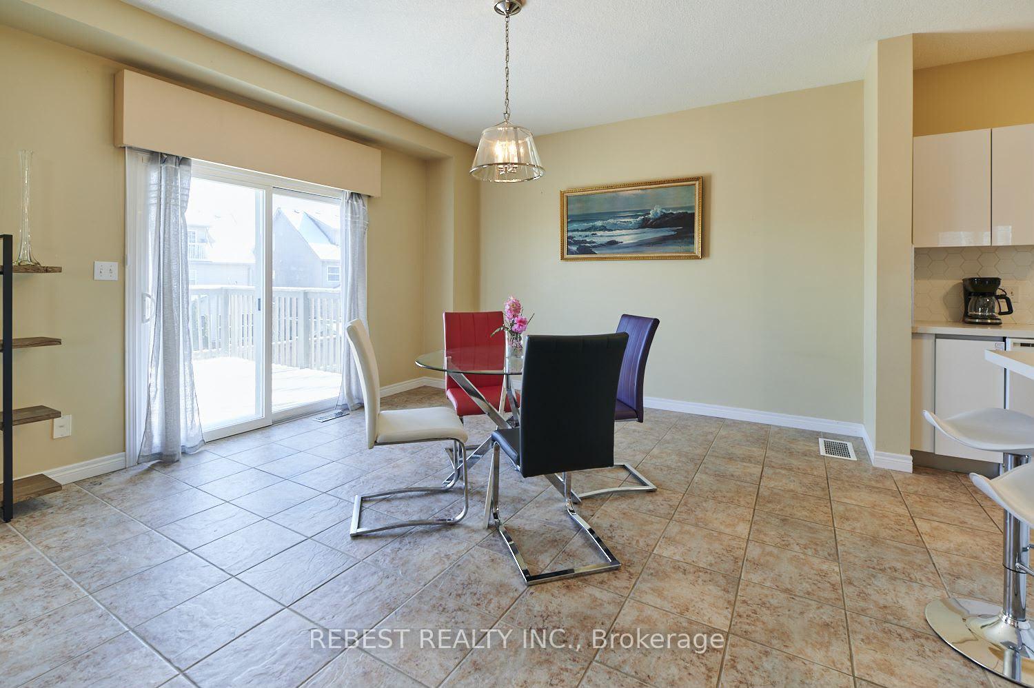 Photo 13 of 655 Interlaken Drive, Waterloo, Clair Hills — HOMEH