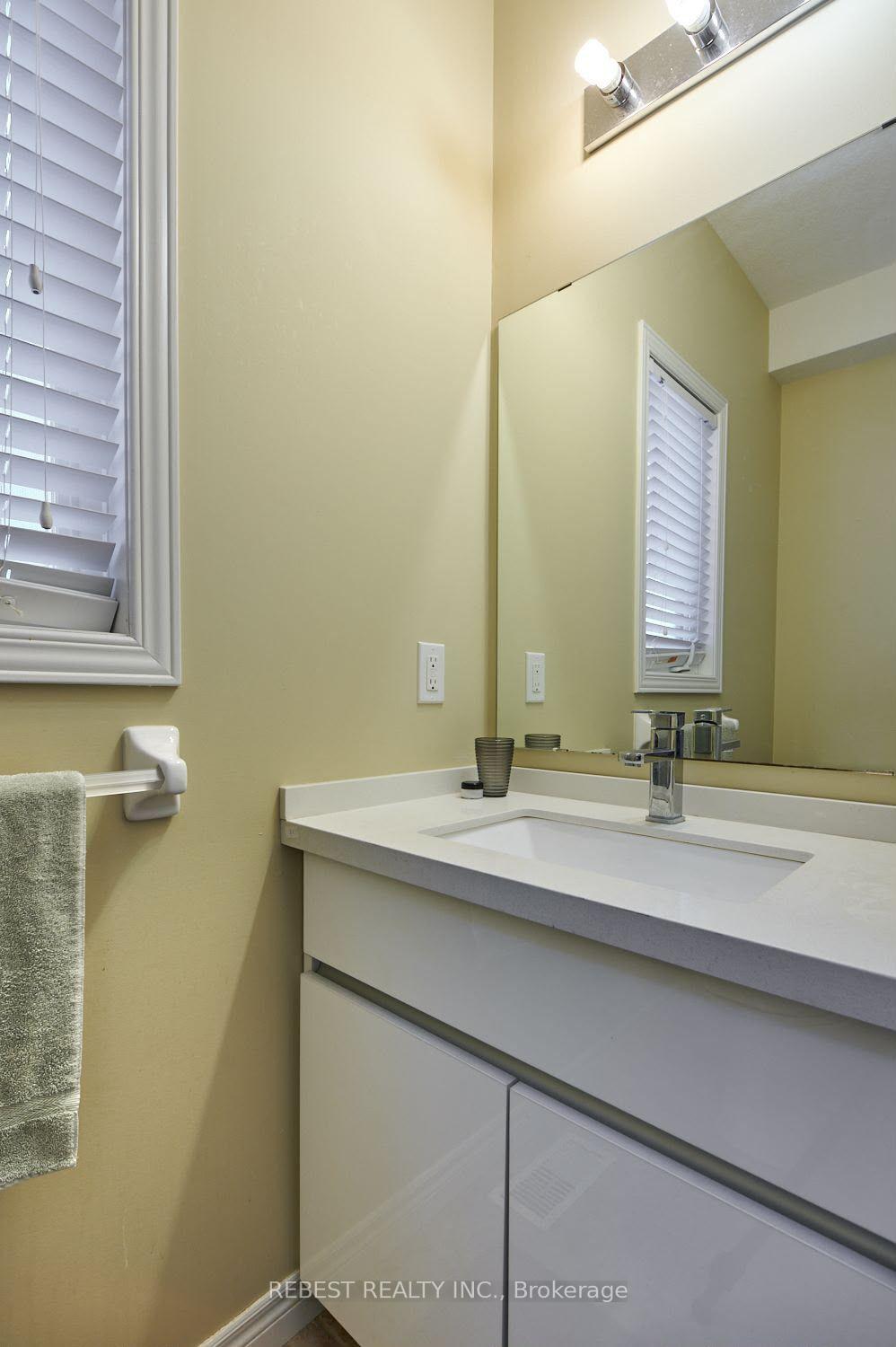 Photo 23 of 655 Interlaken Drive, Waterloo, Clair Hills — HOMEH