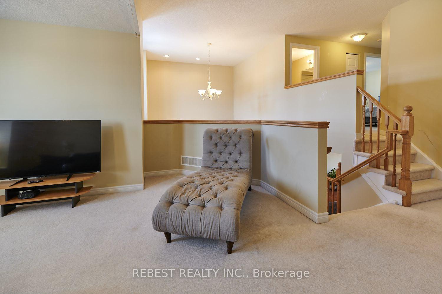 Photo 25 of 655 Interlaken Drive, Waterloo, Clair Hills — HOMEH
