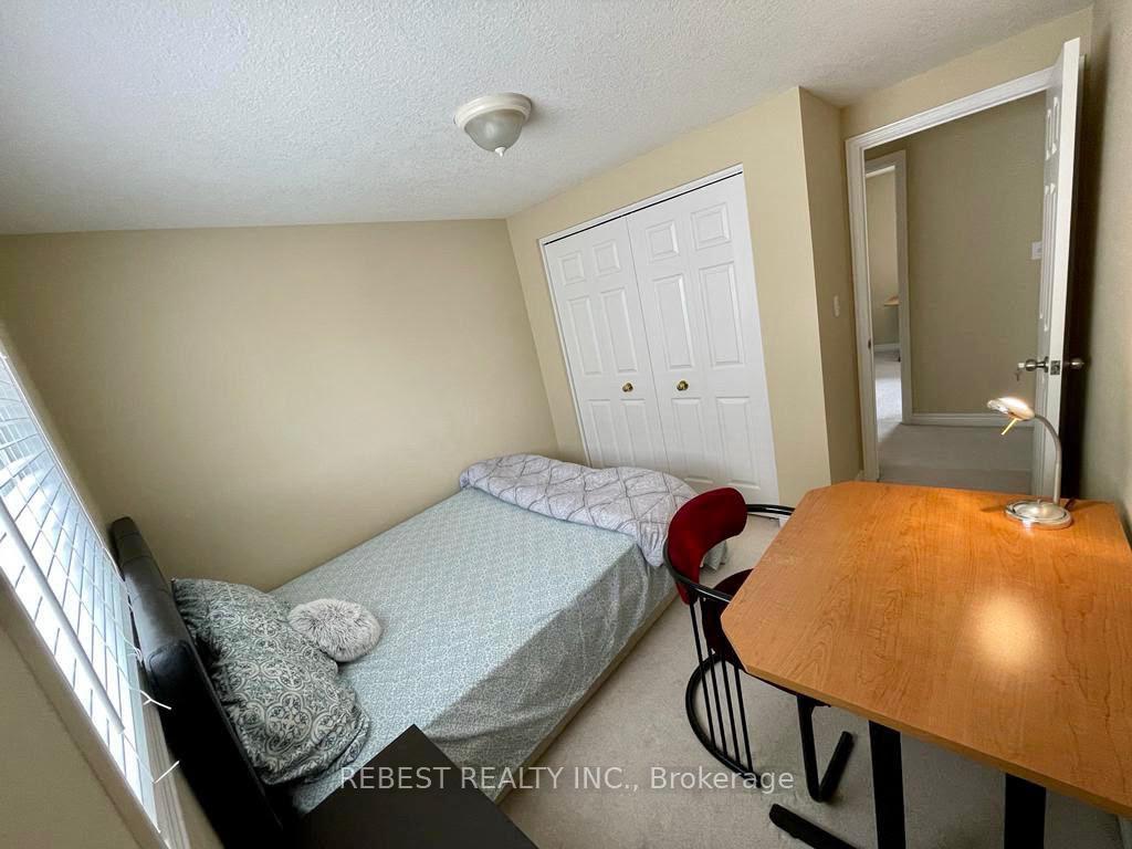 Photo 27 of 655 Interlaken Drive, Waterloo, Clair Hills — HOMEH