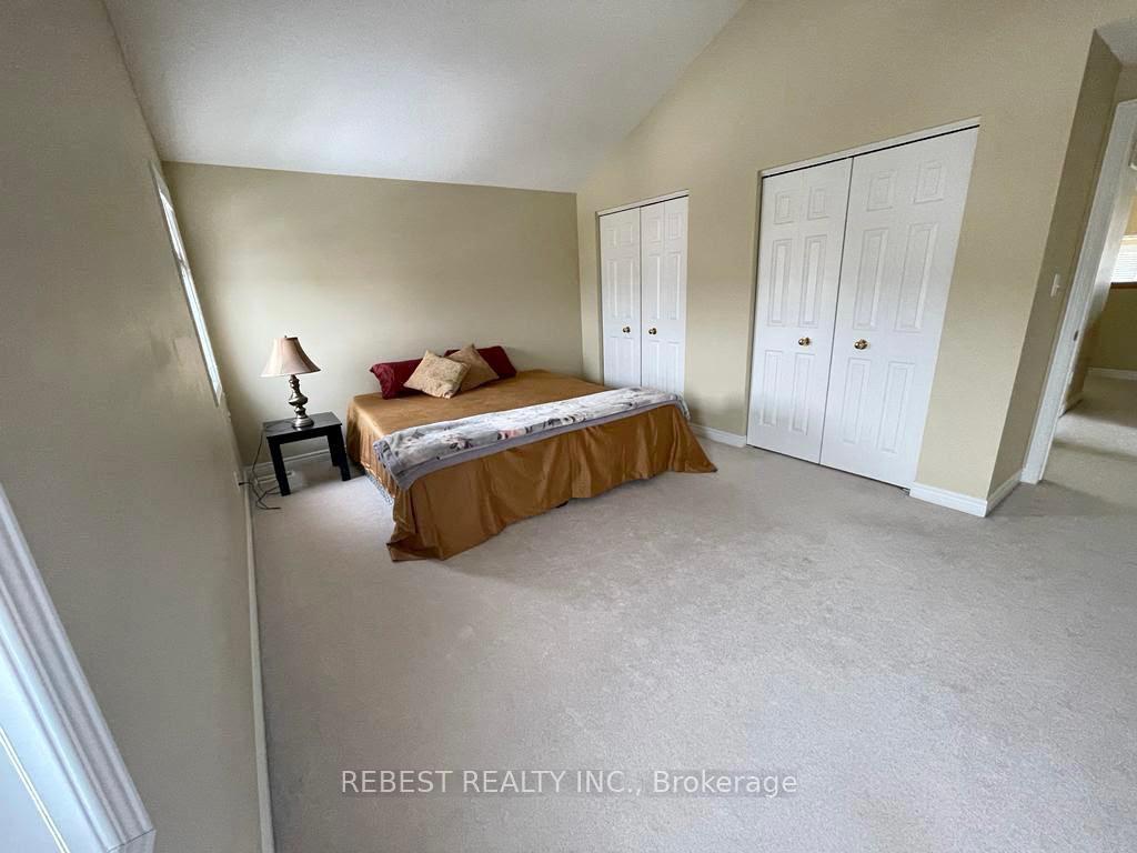 Photo 33 of 655 Interlaken Drive, Waterloo, Clair Hills — HOMEH