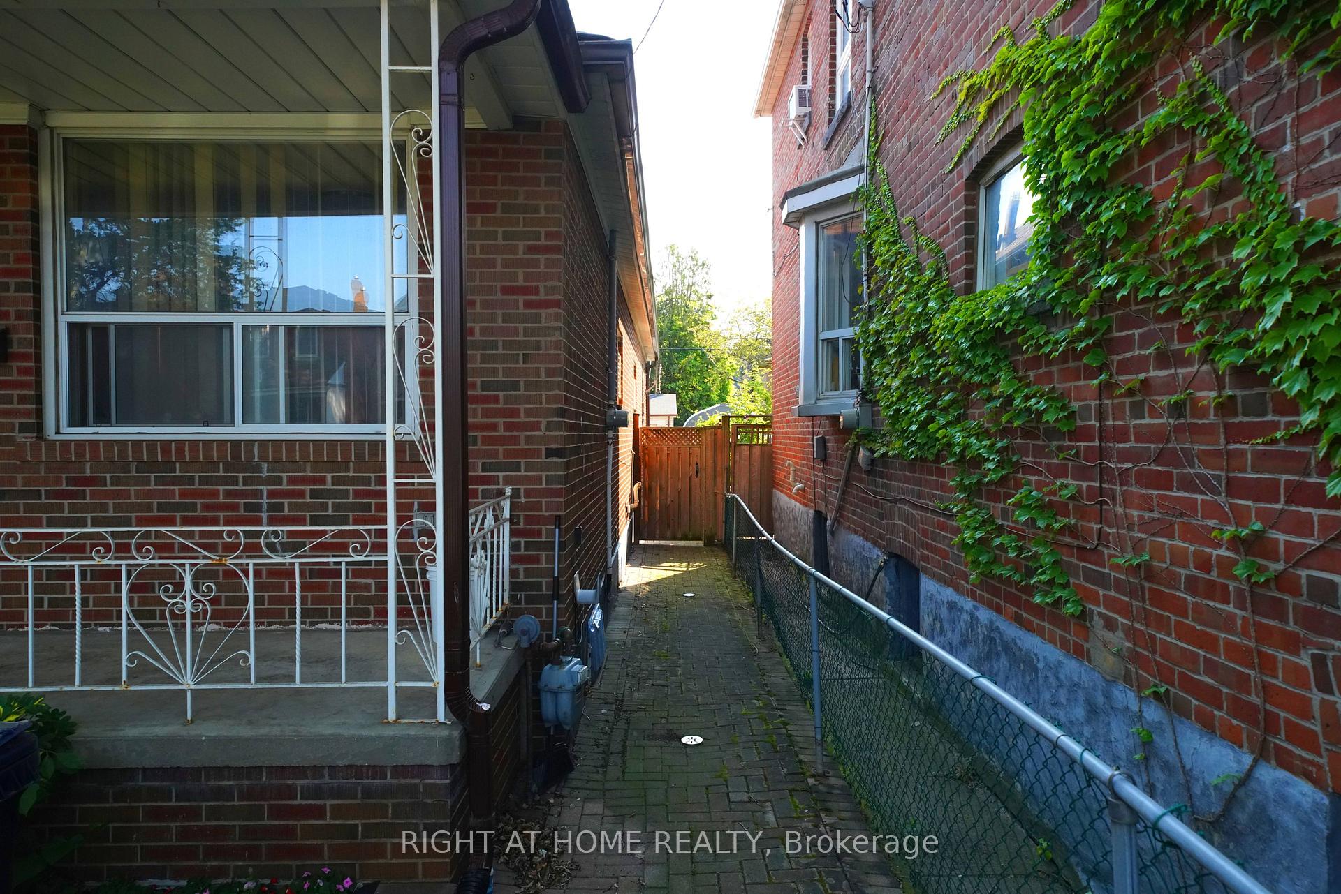 Photo 22 of 65 Salem Avenue, Toronto, Dovercourt-Wallace Emerson-Junction — HOMEH