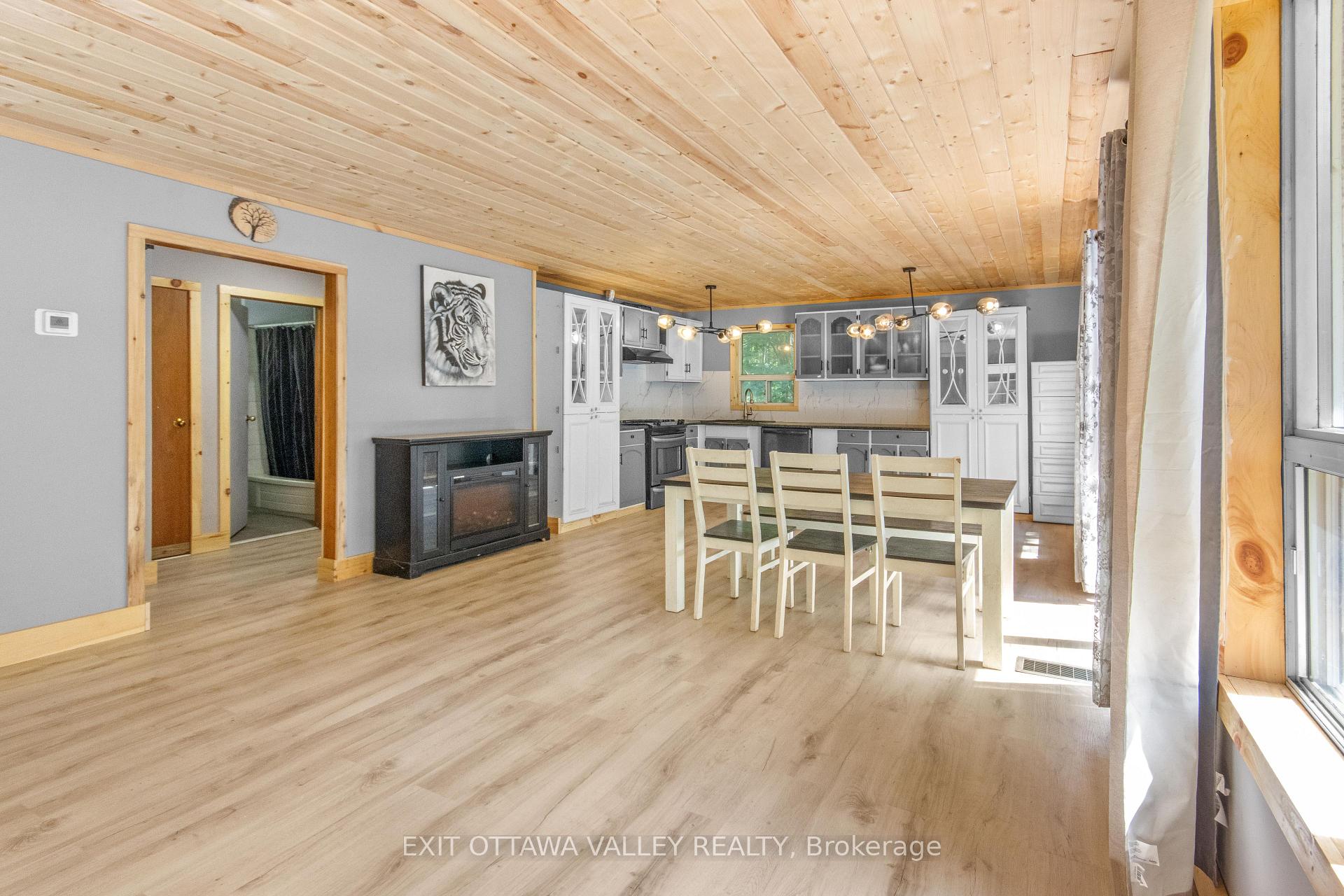 Photo 19 of 561 Long Lake Road, Madawaska Valley, Madawaska Valley — HOMEH
