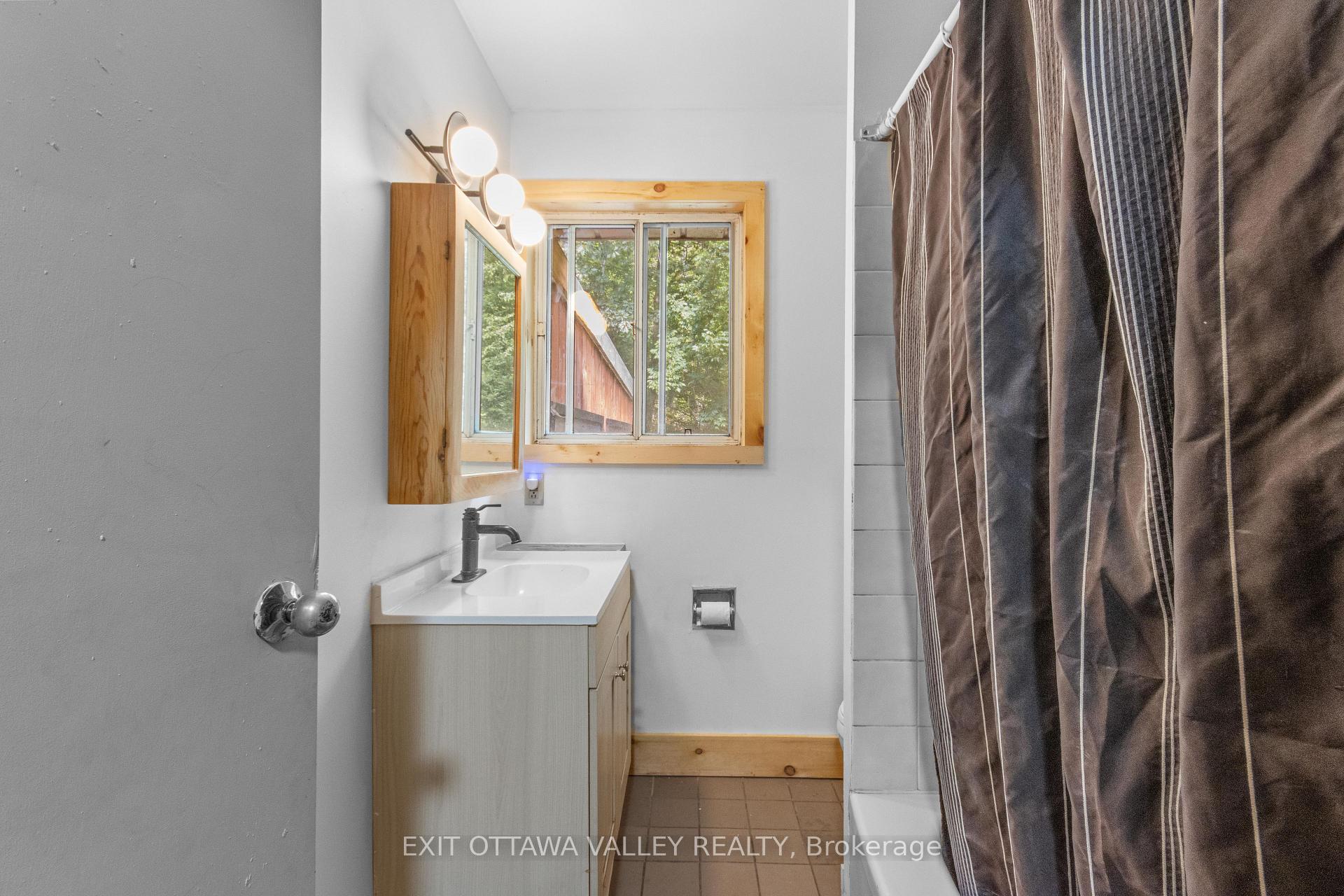 Photo 33 of 561 Long Lake Road, Madawaska Valley, Madawaska Valley — HOMEH