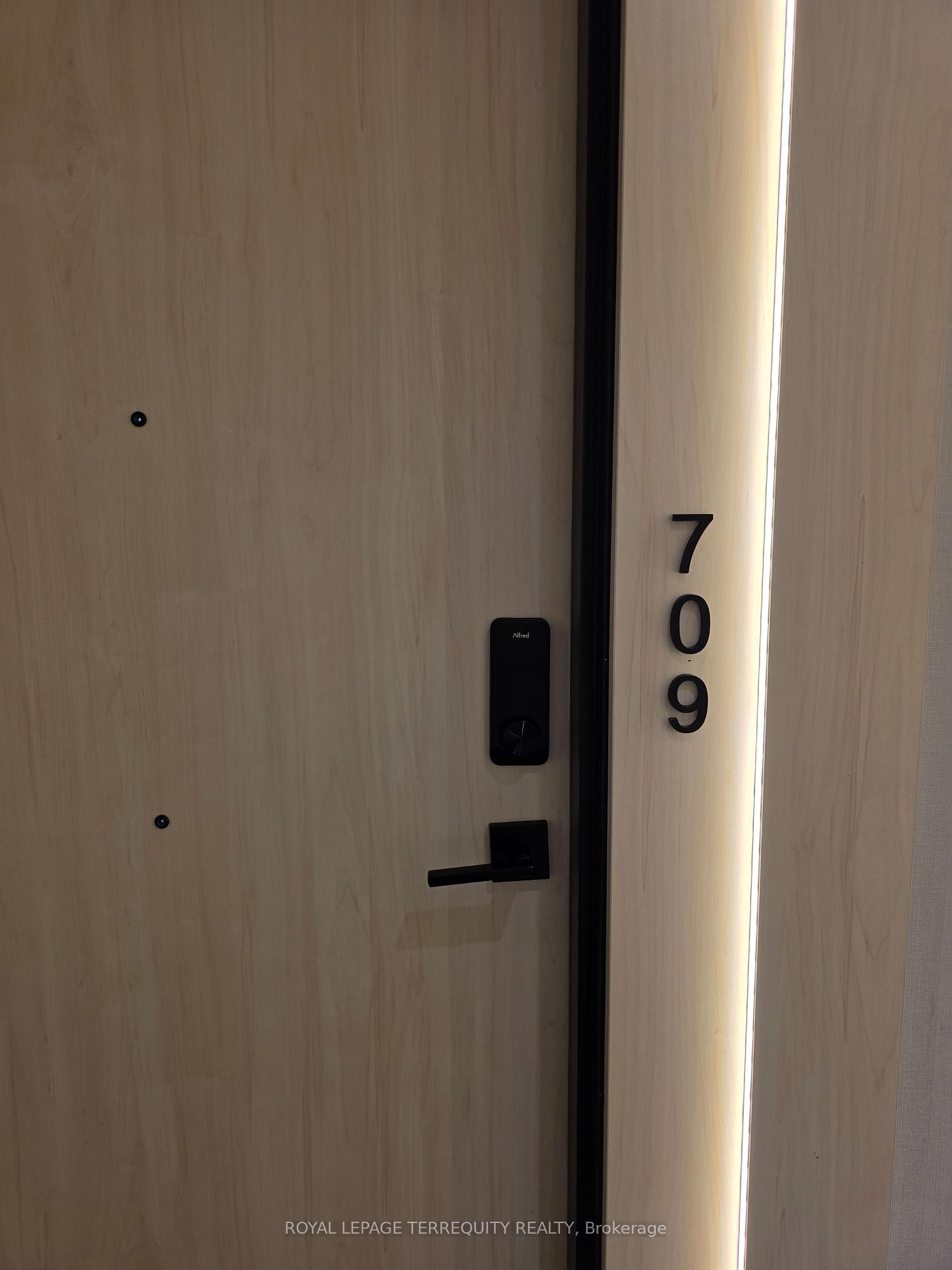 Photo 1 of Unit 709, 699 Sheppard Avenue E, North York, Bayview Village — HOMEH