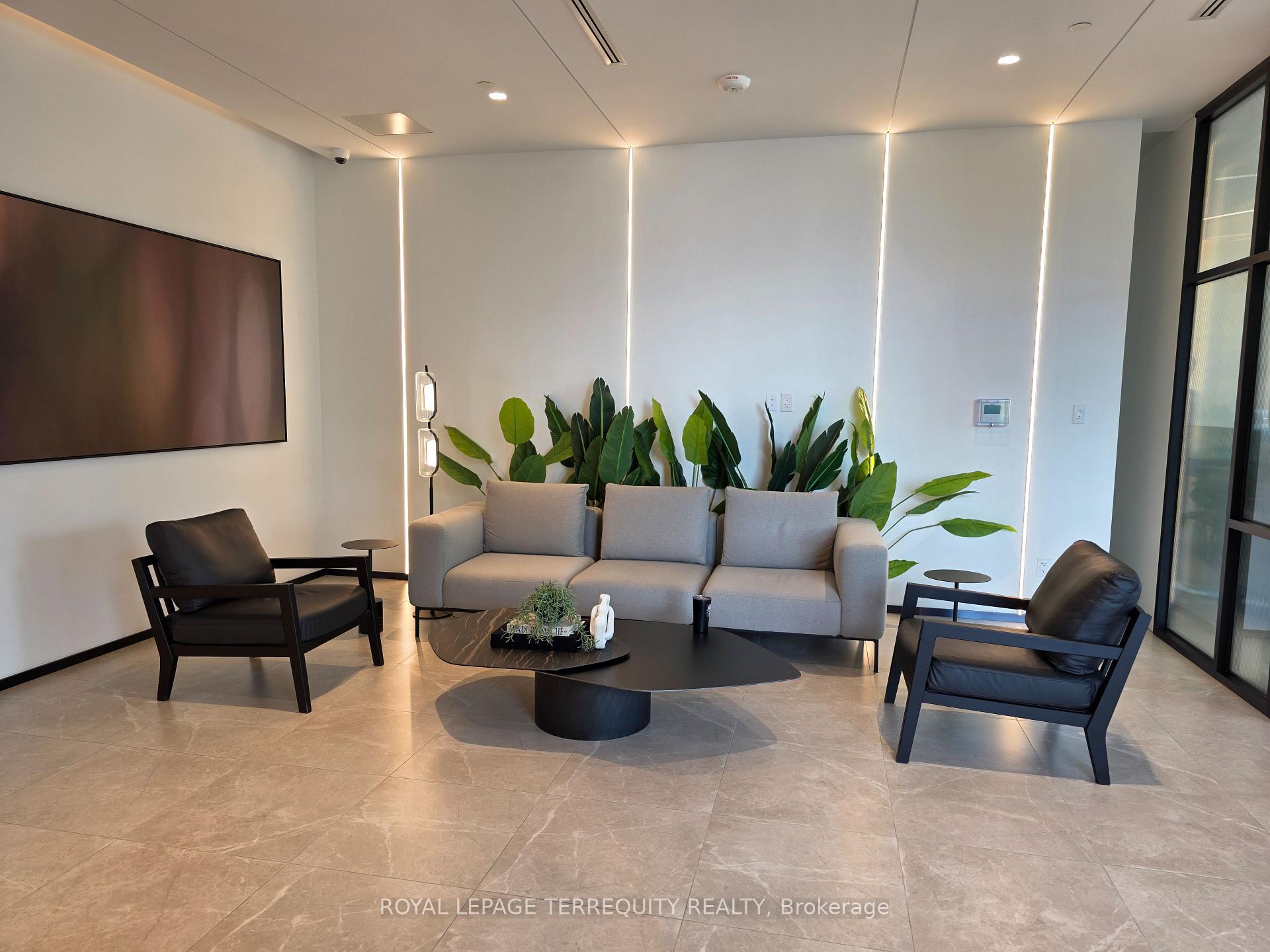 Photo 10 of Unit 709, 699 Sheppard Avenue E, North York, Bayview Village — HOMEH