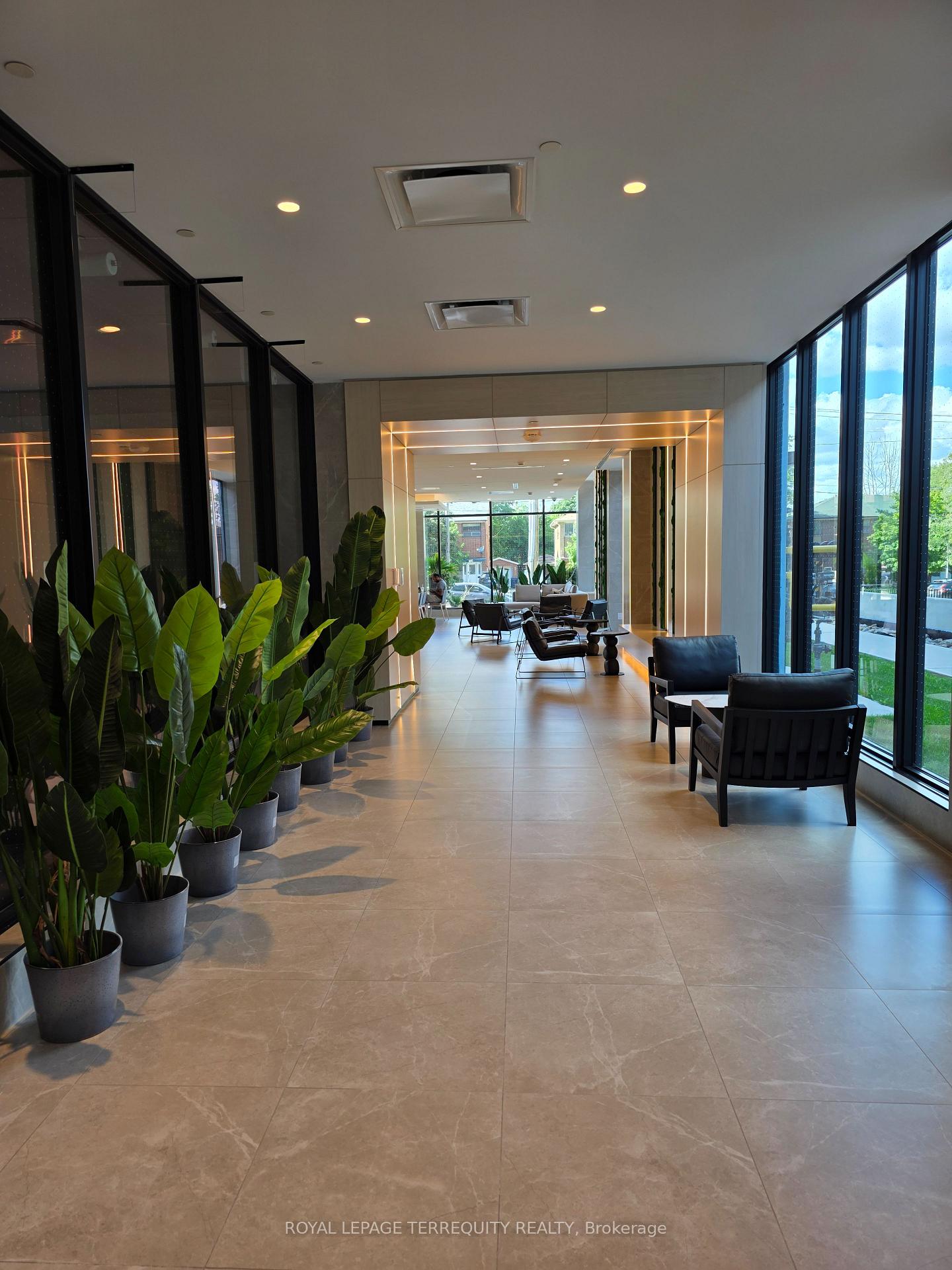 Photo 12 of Unit 709, 699 Sheppard Avenue E, North York, Bayview Village — HOMEH