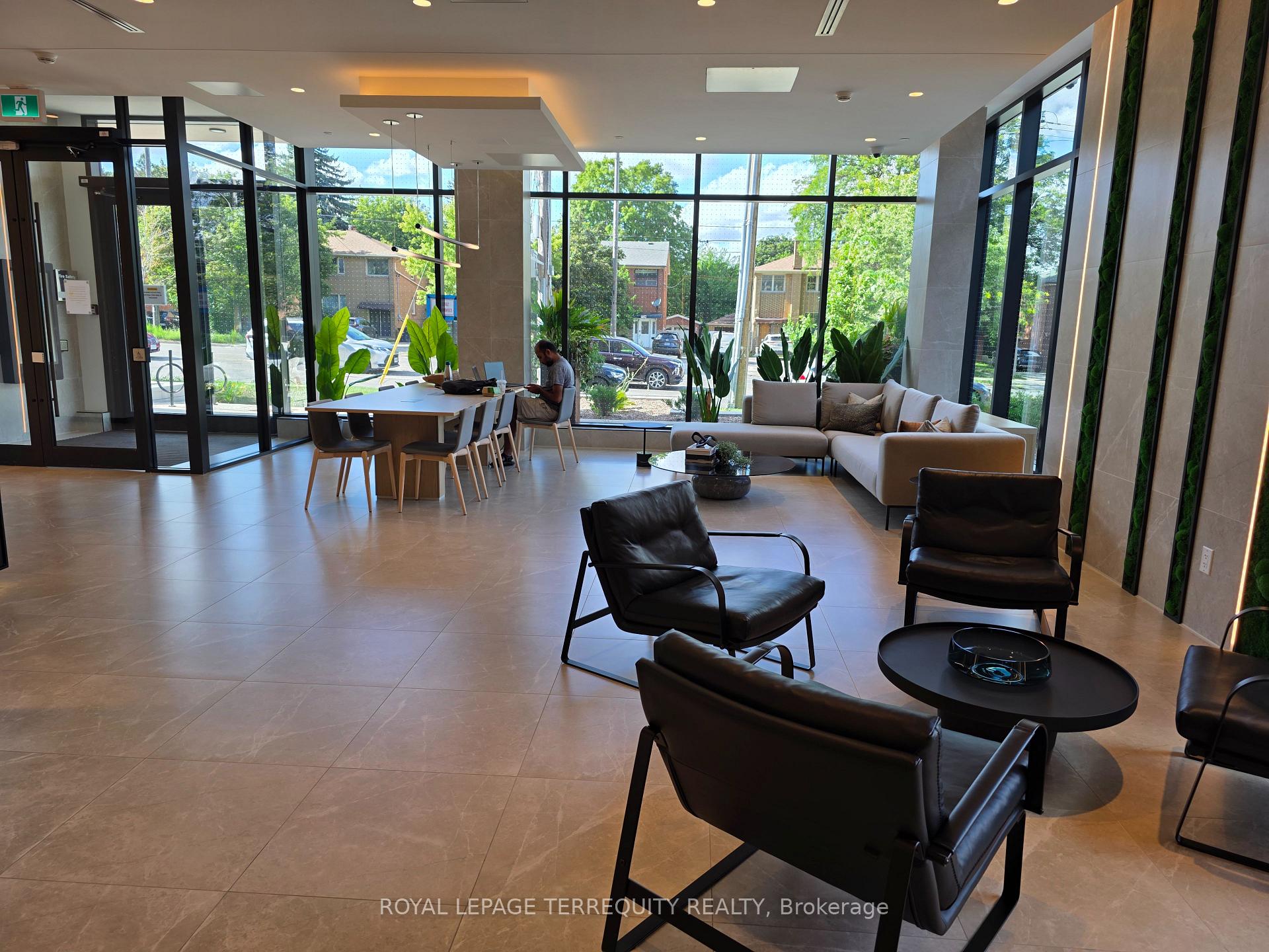 Photo 15 of Unit 709, 699 Sheppard Avenue E, North York, Bayview Village — HOMEH