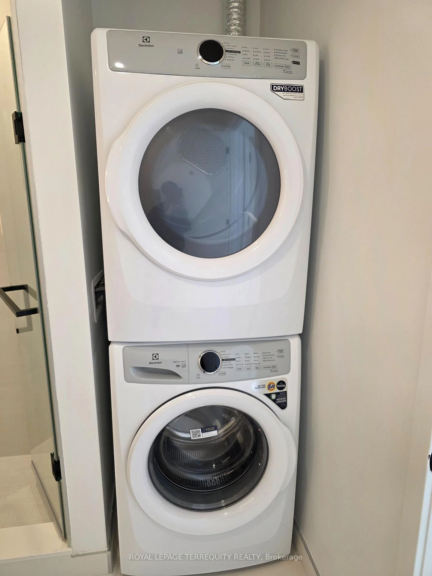 Photo 25 of Unit 709, 699 Sheppard Avenue E, North York, Bayview Village — HOMEH