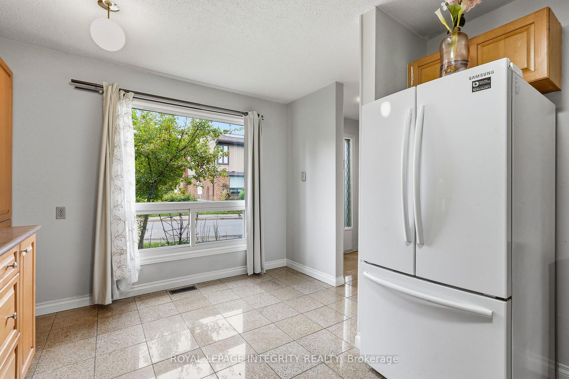 Photo 9 of Unit #4, 890 Cahill Drive W, Ottawa, Hunt Club — HOMEH