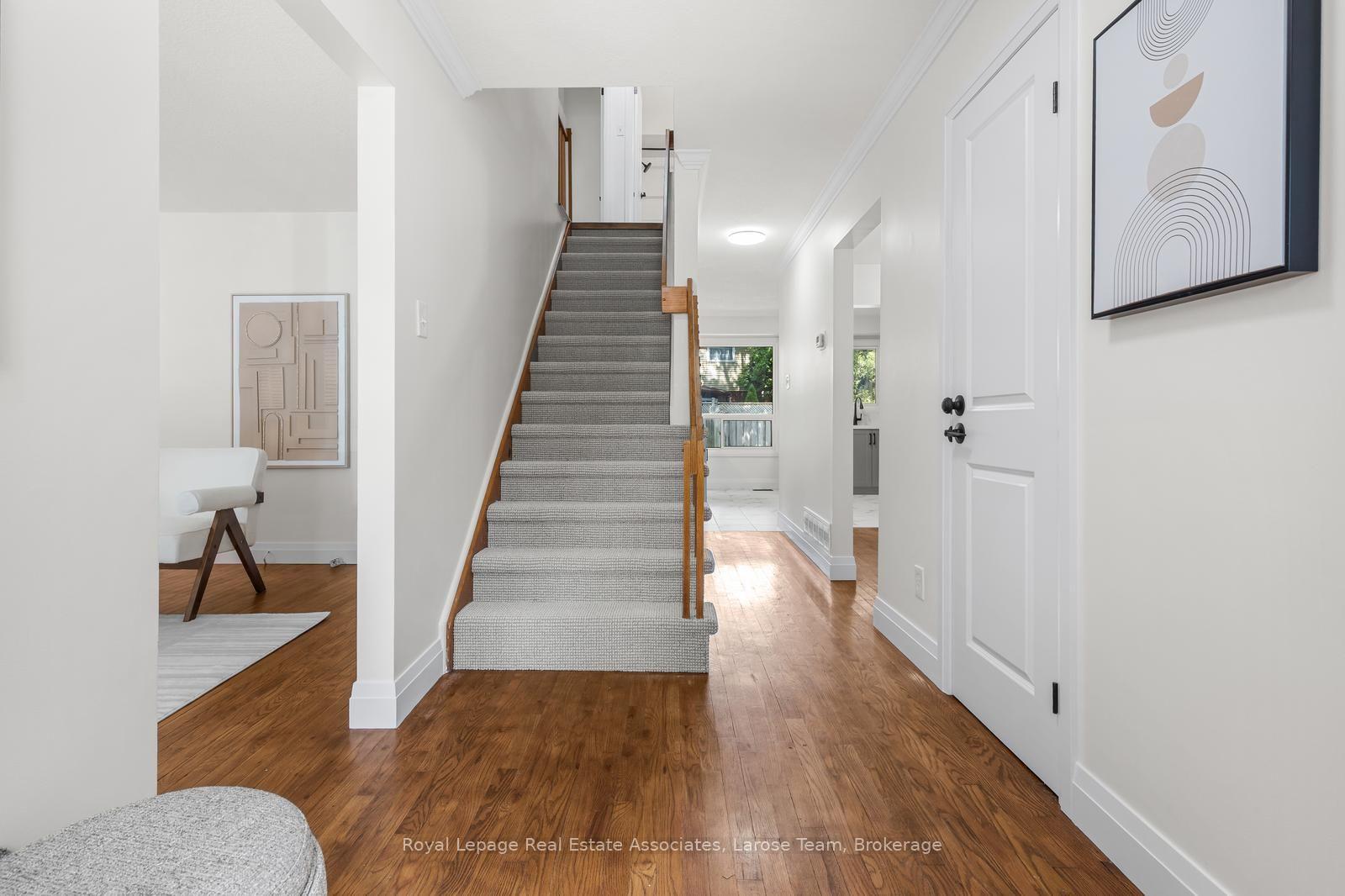 Photo 3 of 3243 Ulman Road, Oakville, Bronte — HOMEH