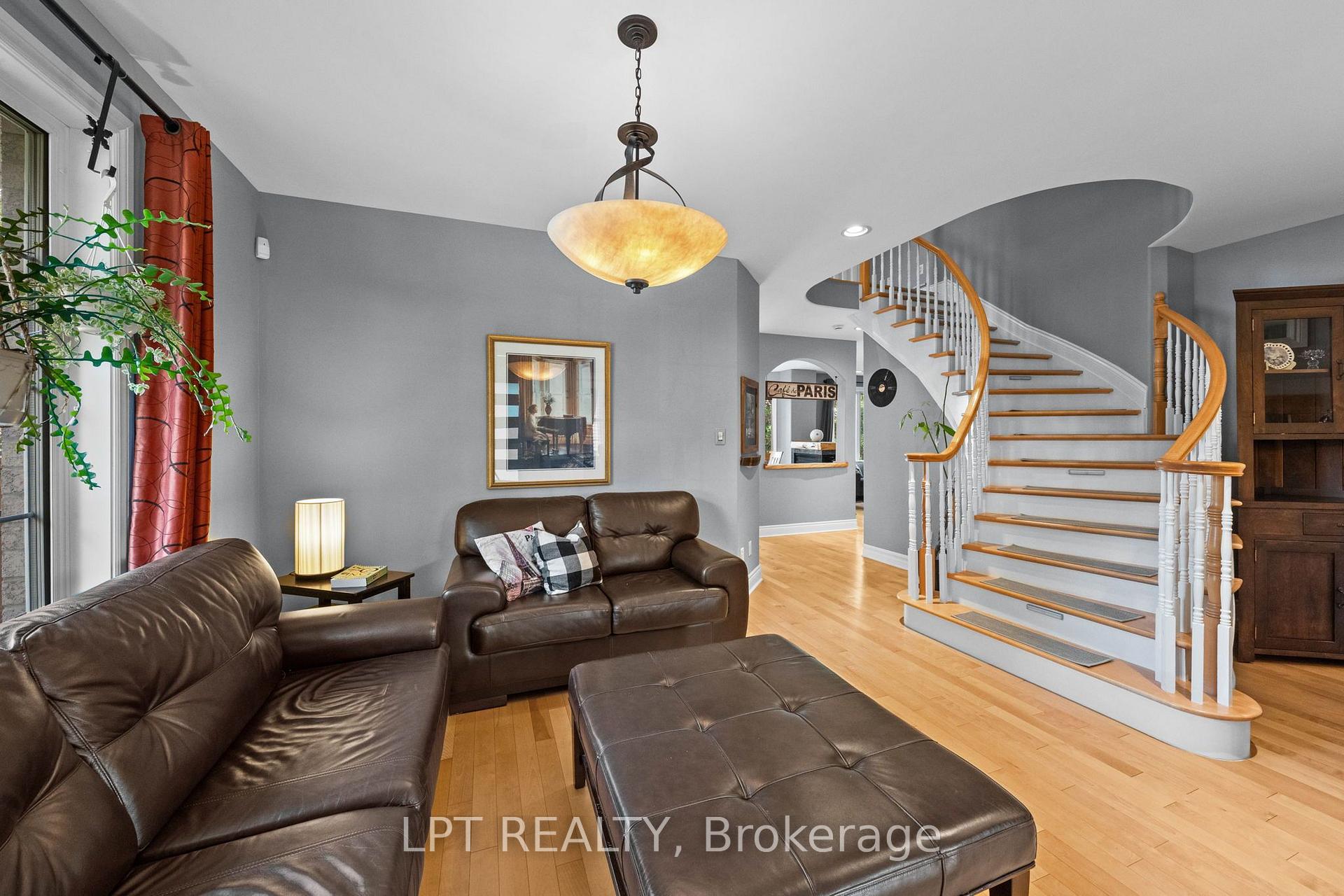 Photo 5 of 15 Spalding Avenue, Ottawa, Kanata - Morgan's Grant/South March — HOMEH
