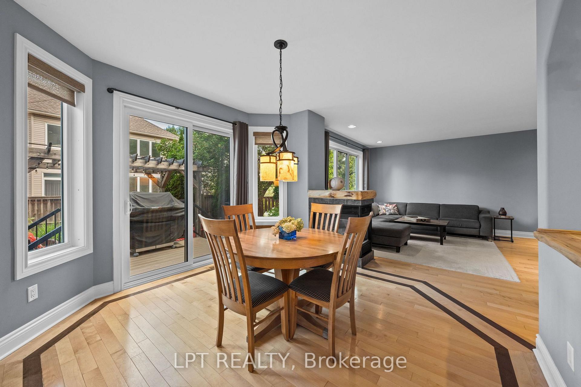 Photo 11 of 15 Spalding Avenue, Ottawa, Kanata - Morgan's Grant/South March — HOMEH
