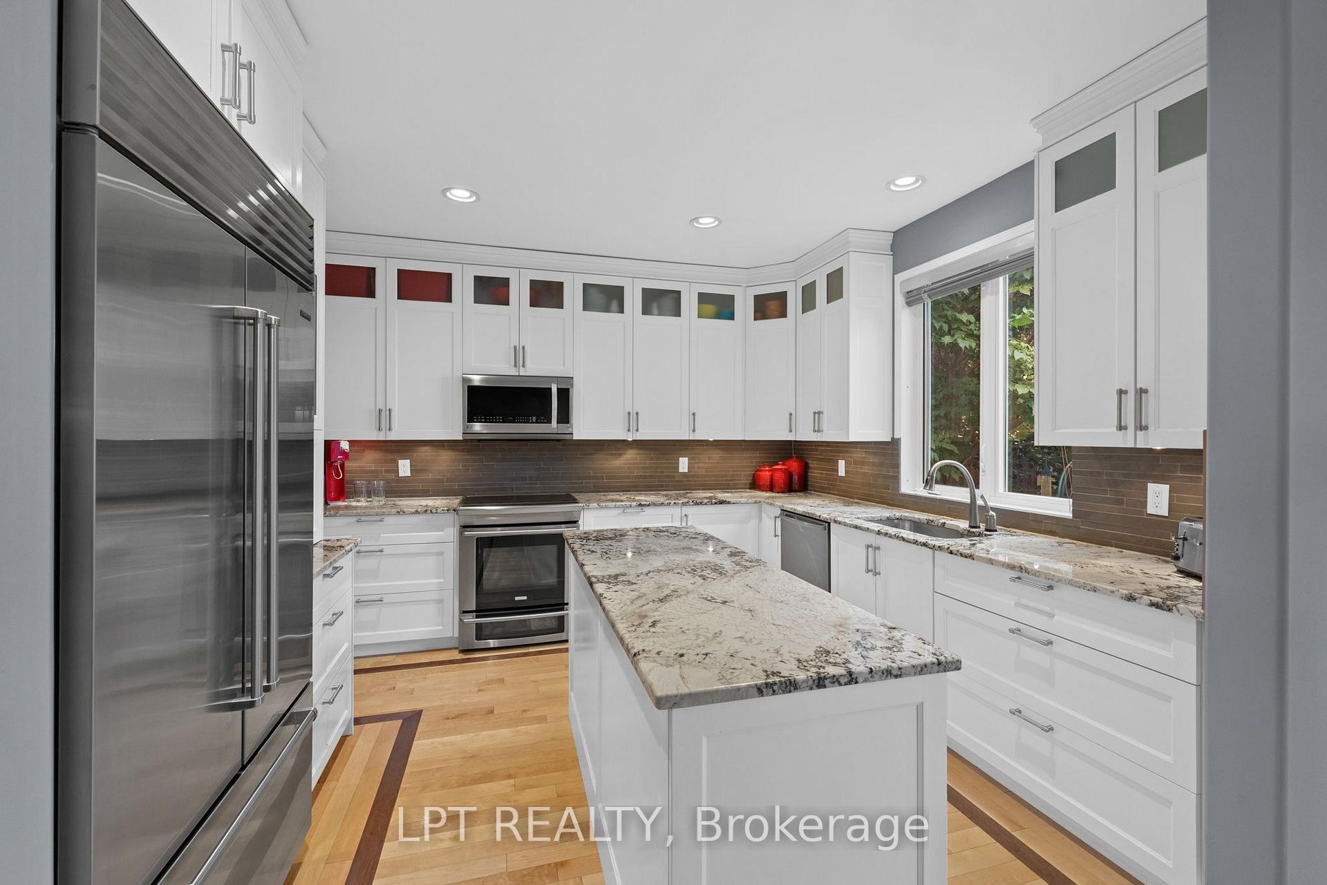 Photo 12 of 15 Spalding Avenue, Ottawa, Kanata - Morgan's Grant/South March — HOMEH