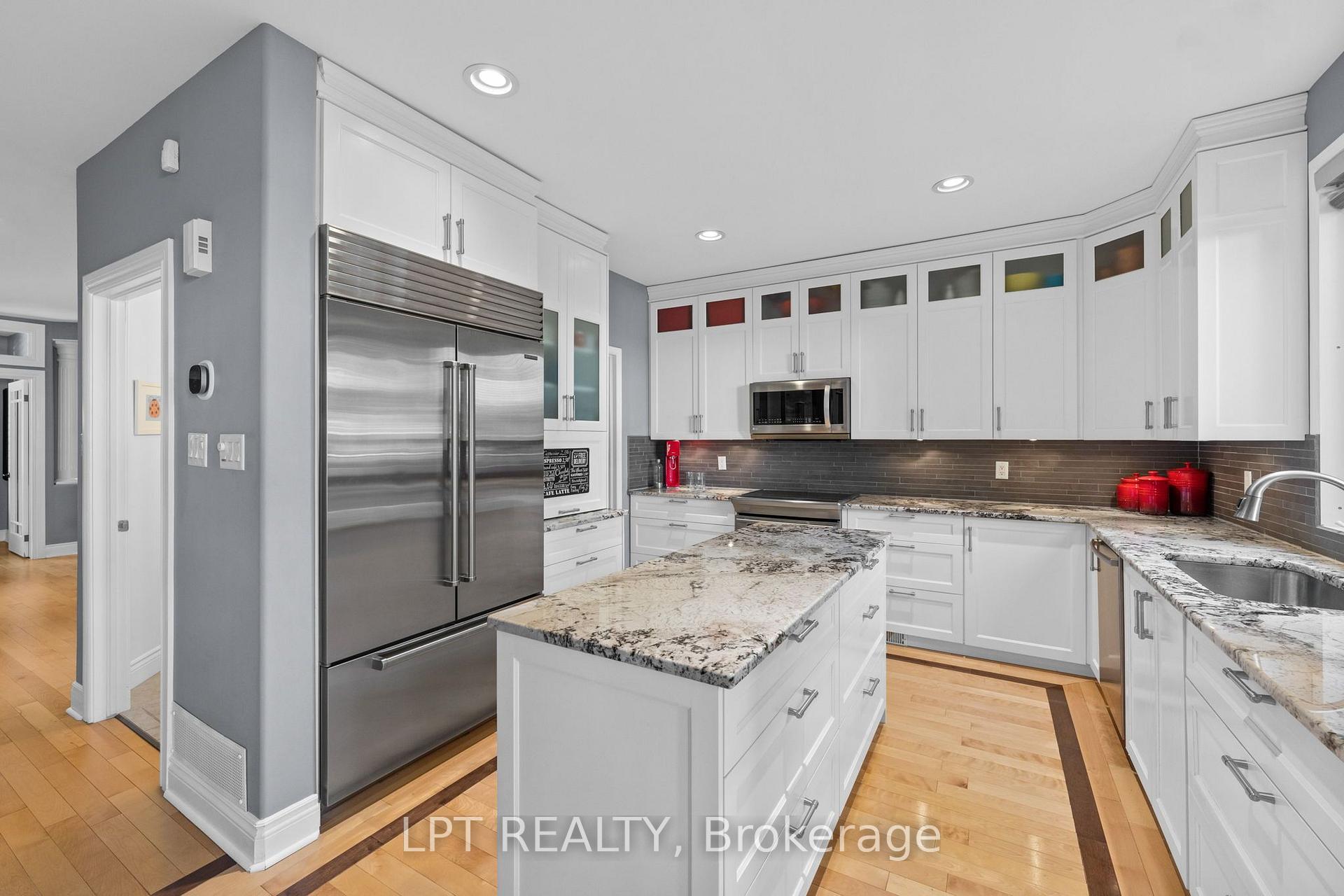 Photo 13 of 15 Spalding Avenue, Ottawa, Kanata - Morgan's Grant/South March — HOMEH