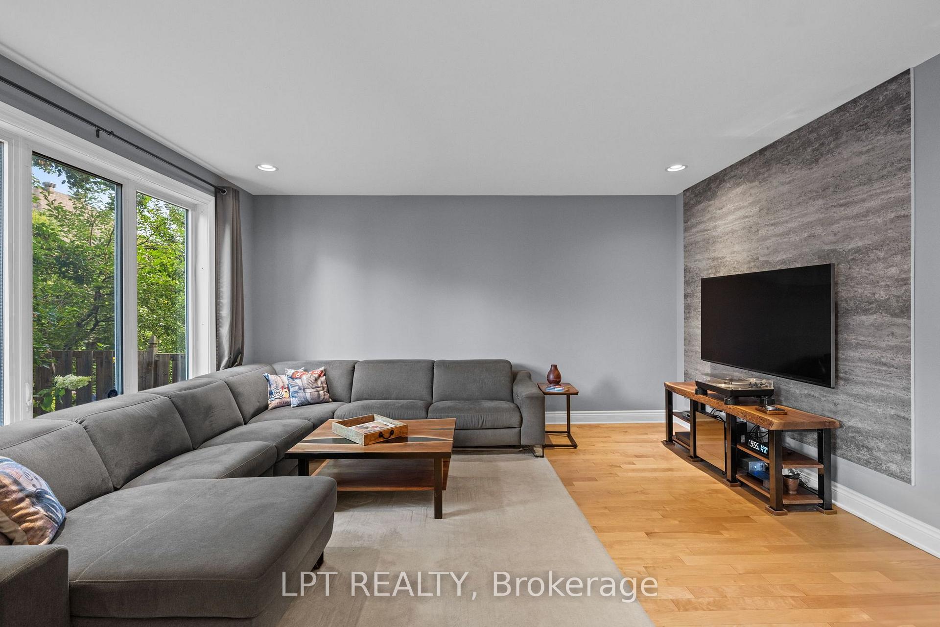 Photo 15 of 15 Spalding Avenue, Ottawa, Kanata - Morgan's Grant/South March — HOMEH