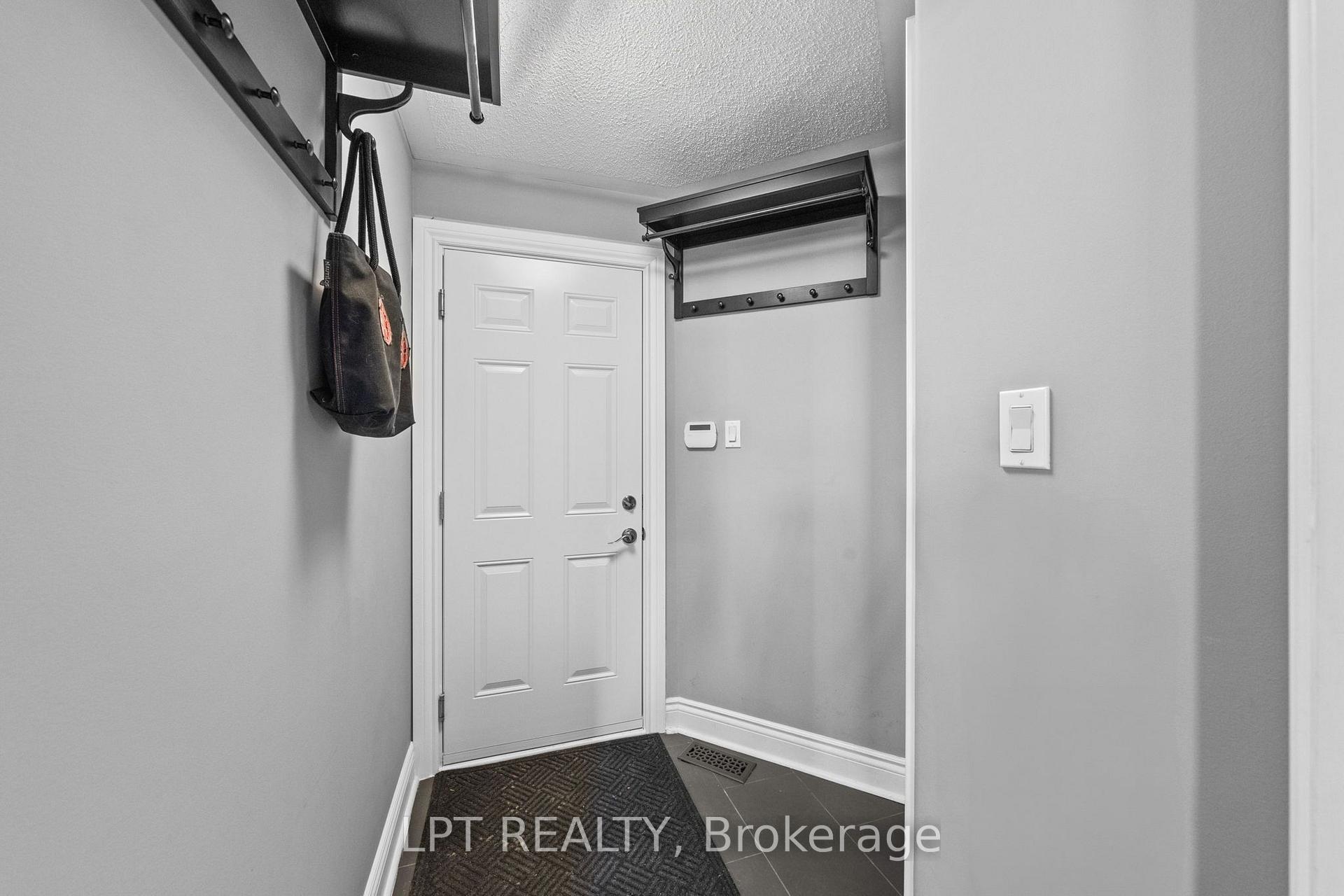 Photo 17 of 15 Spalding Avenue, Ottawa, Kanata - Morgan's Grant/South March — HOMEH