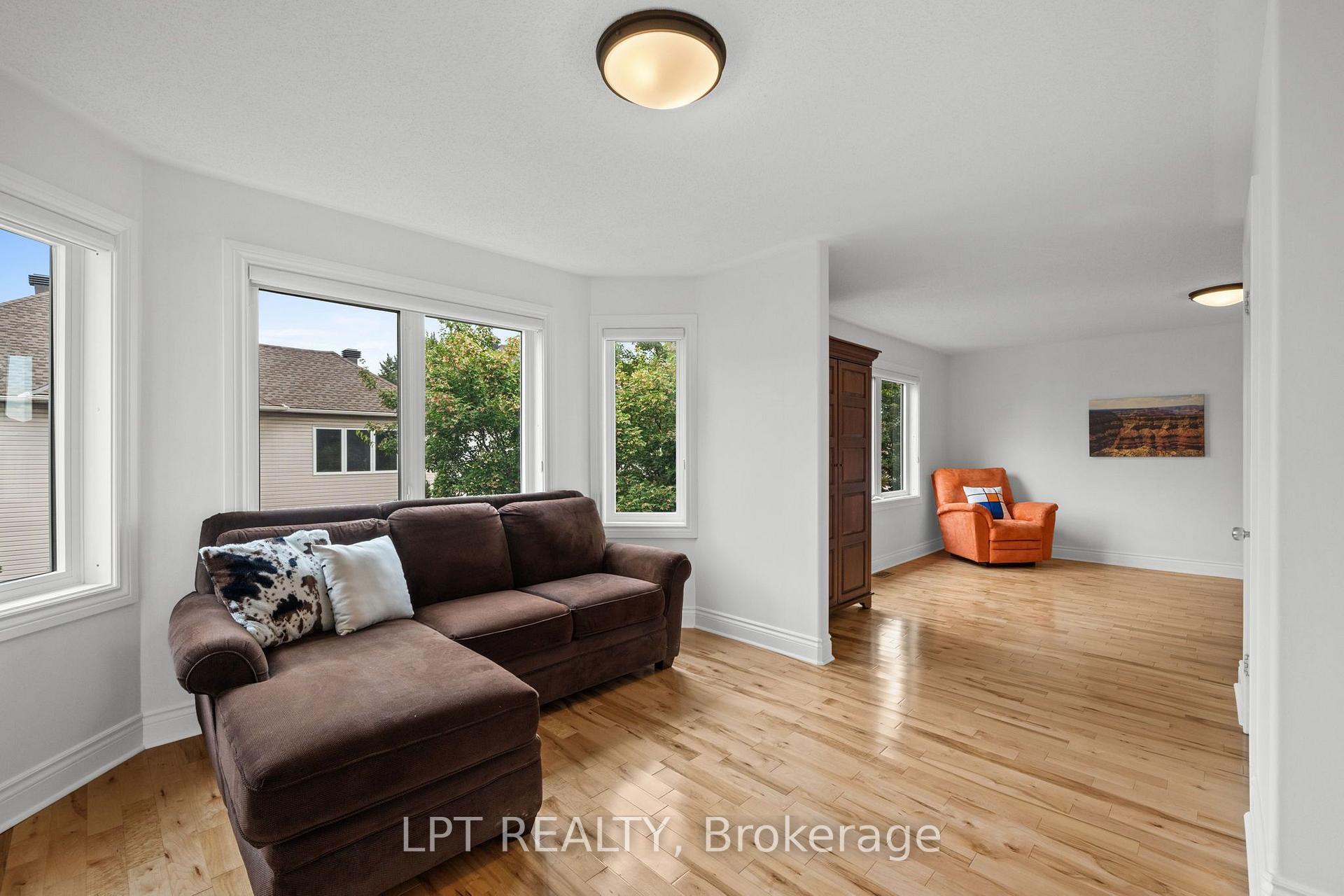 Photo 22 of 15 Spalding Avenue, Ottawa, Kanata - Morgan's Grant/South March — HOMEH