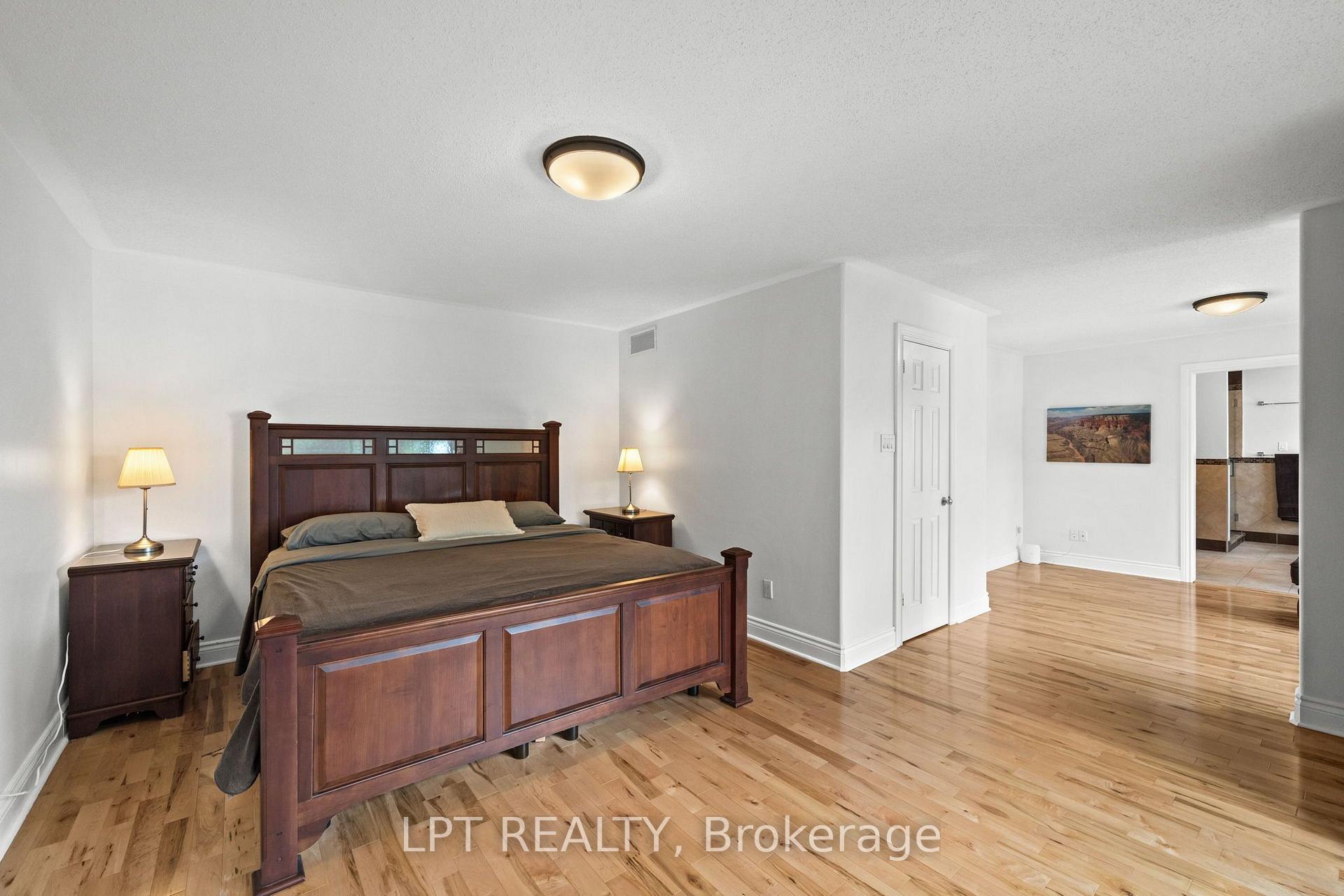 Photo 23 of 15 Spalding Avenue, Ottawa, Kanata - Morgan's Grant/South March — HOMEH