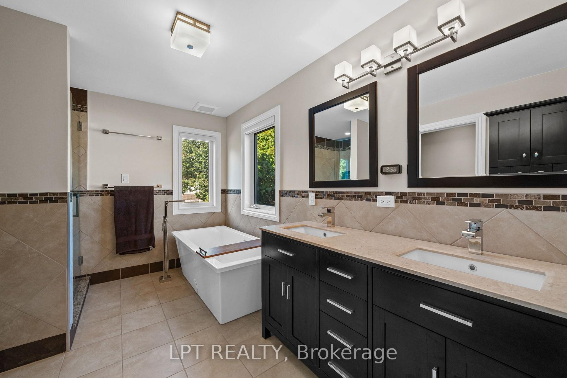 Photo 25 of 15 Spalding Avenue, Ottawa, Kanata - Morgan's Grant/South March — HOMEH
