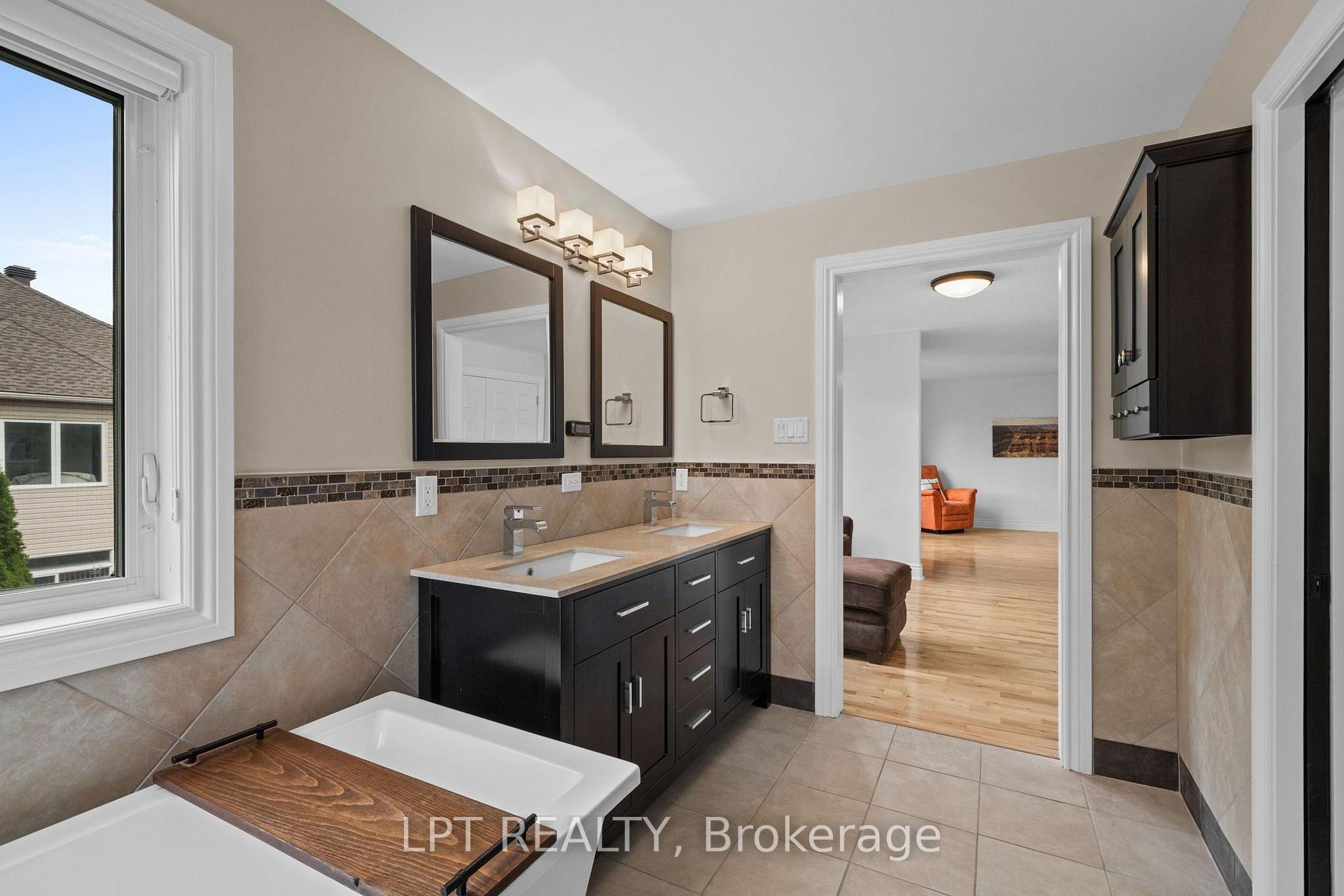 Photo 27 of 15 Spalding Avenue, Ottawa, Kanata - Morgan's Grant/South March — HOMEH