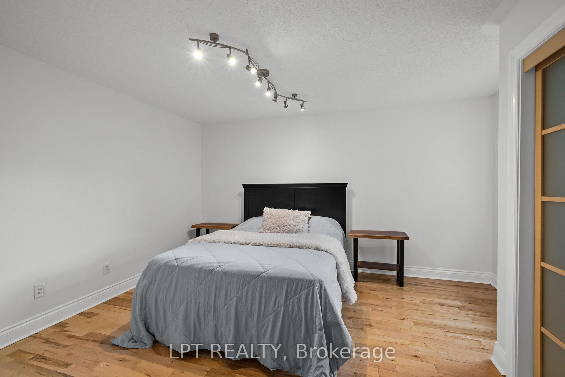 Photo 29 of 15 Spalding Avenue, Ottawa, Kanata - Morgan's Grant/South March — HOMEH